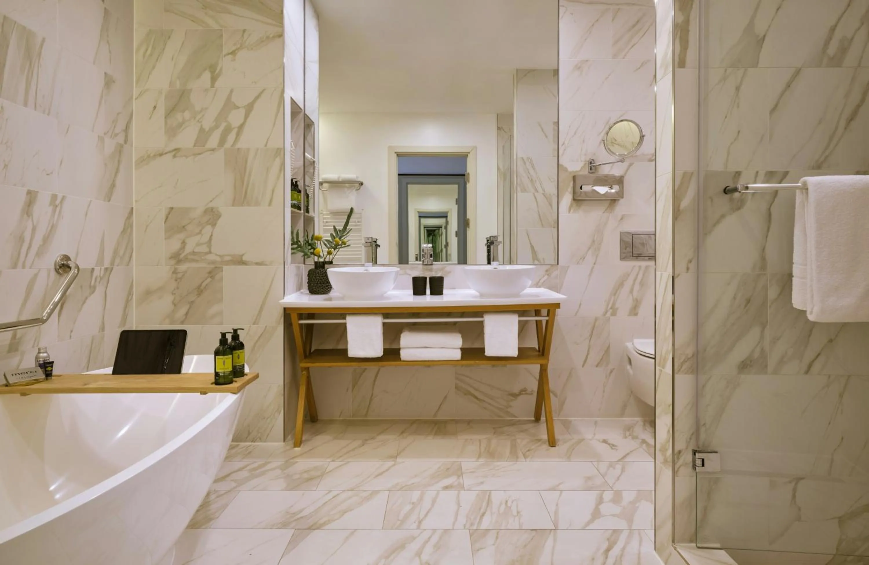 Bathroom in The Posthouse Berlin Potsdamer Platz- Leonardo Limited Edition