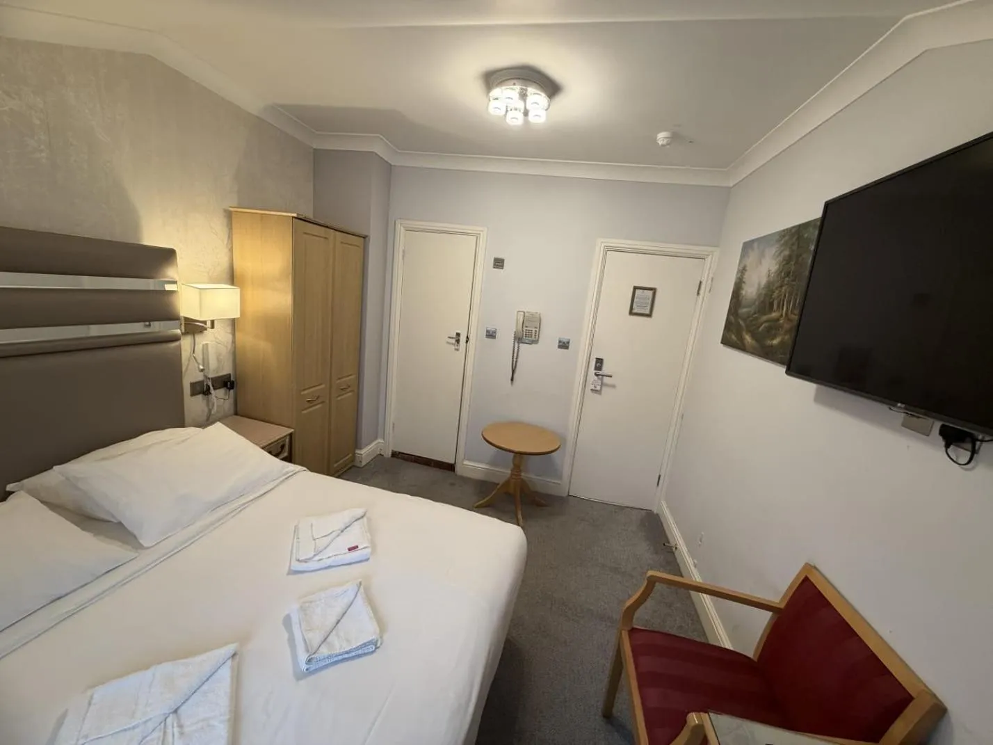 Bed in Admiral Hotel at Park Avenue