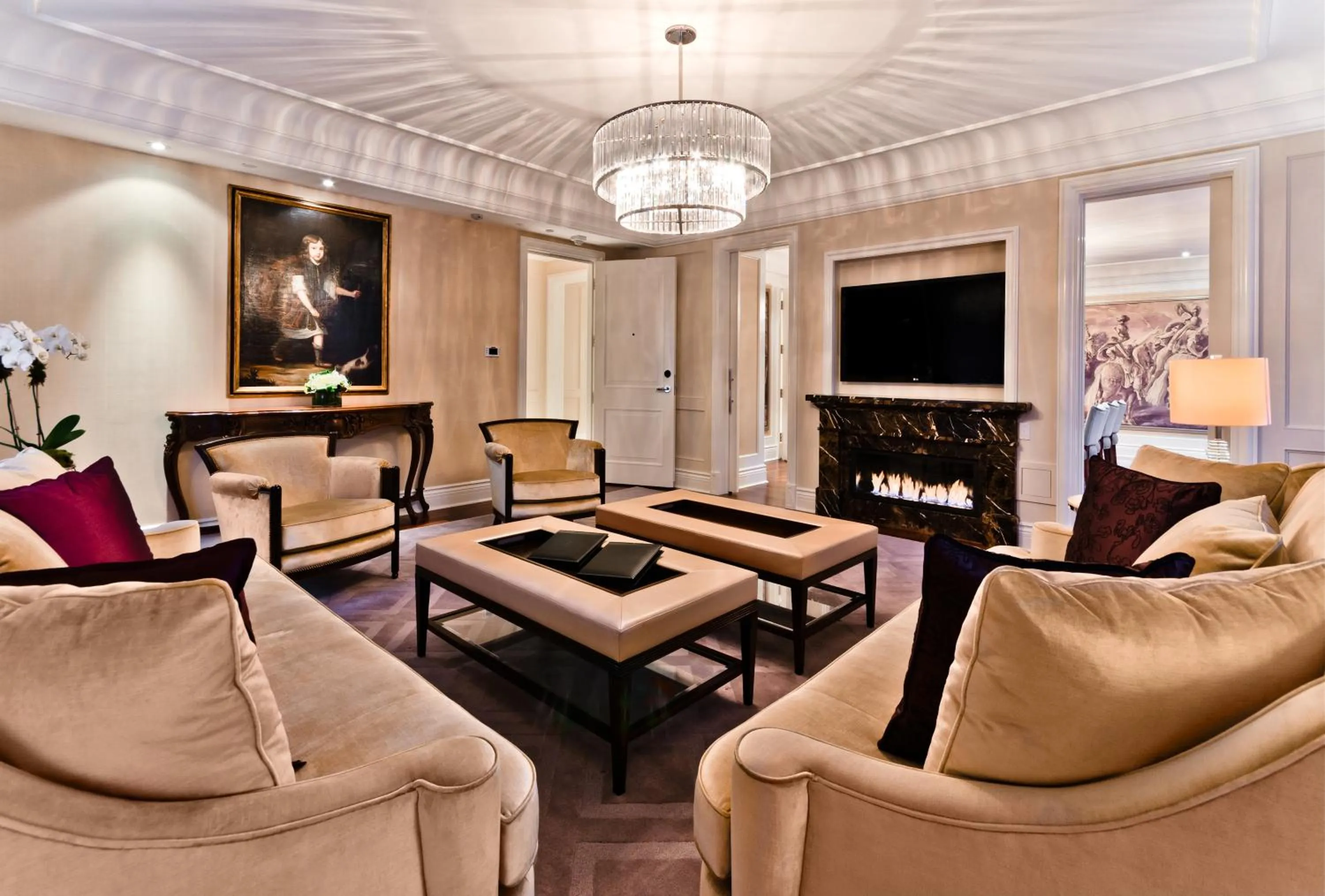 Bedroom in The Ritz-Carlton, Montreal
