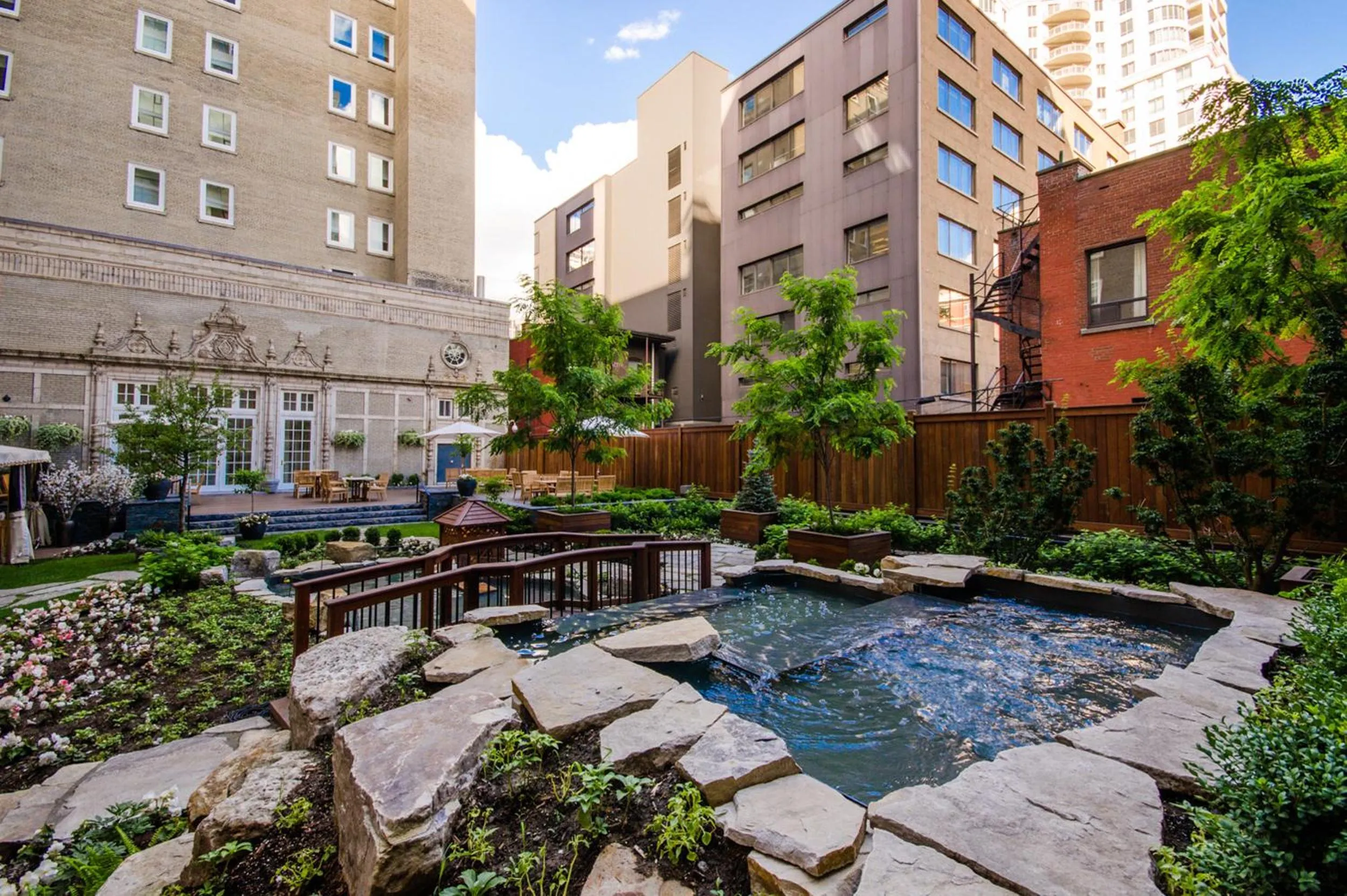 Restaurant/places to eat in The Ritz-Carlton, Montreal