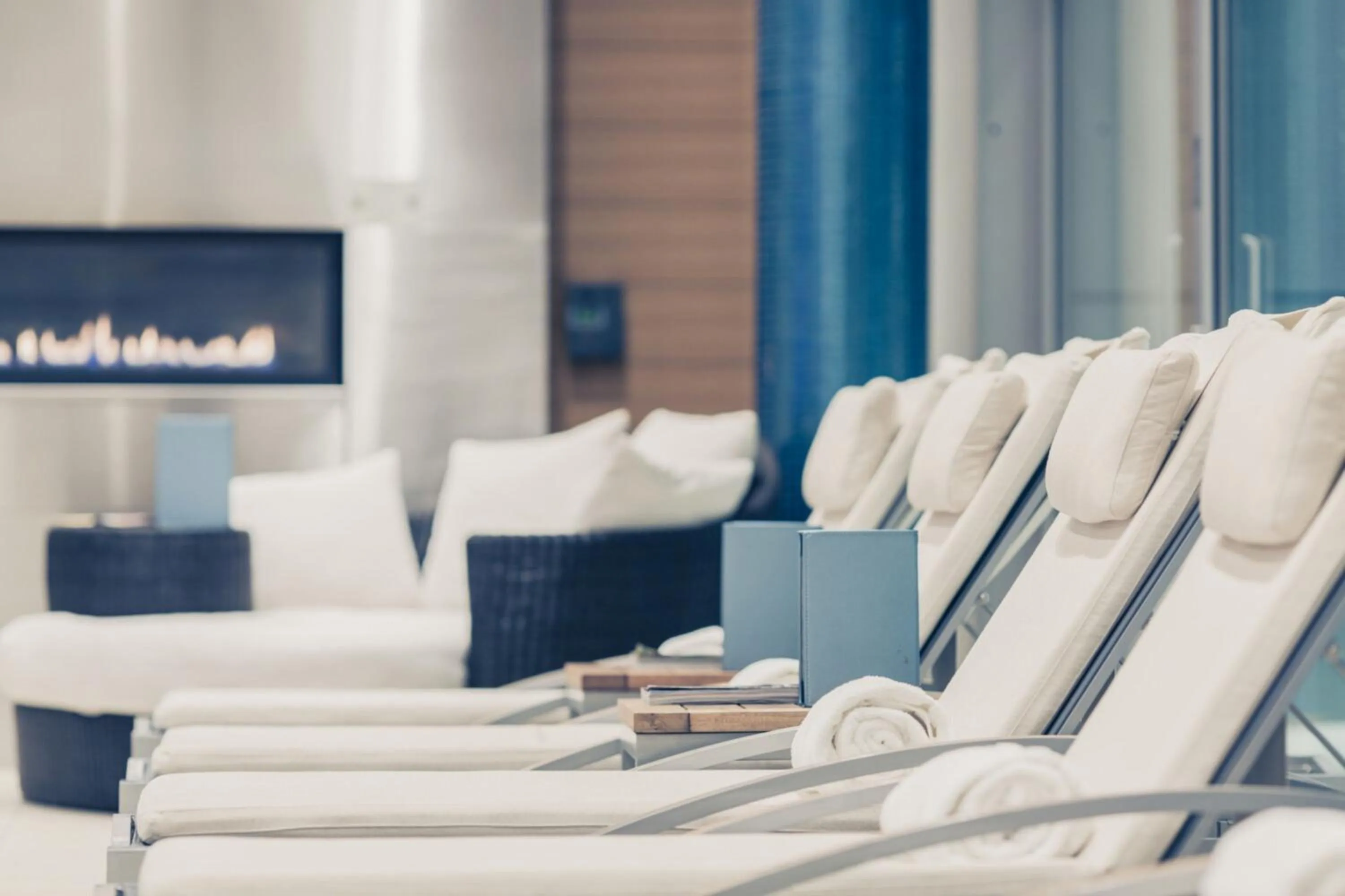 Swimming pool in The Ritz-Carlton, Montreal