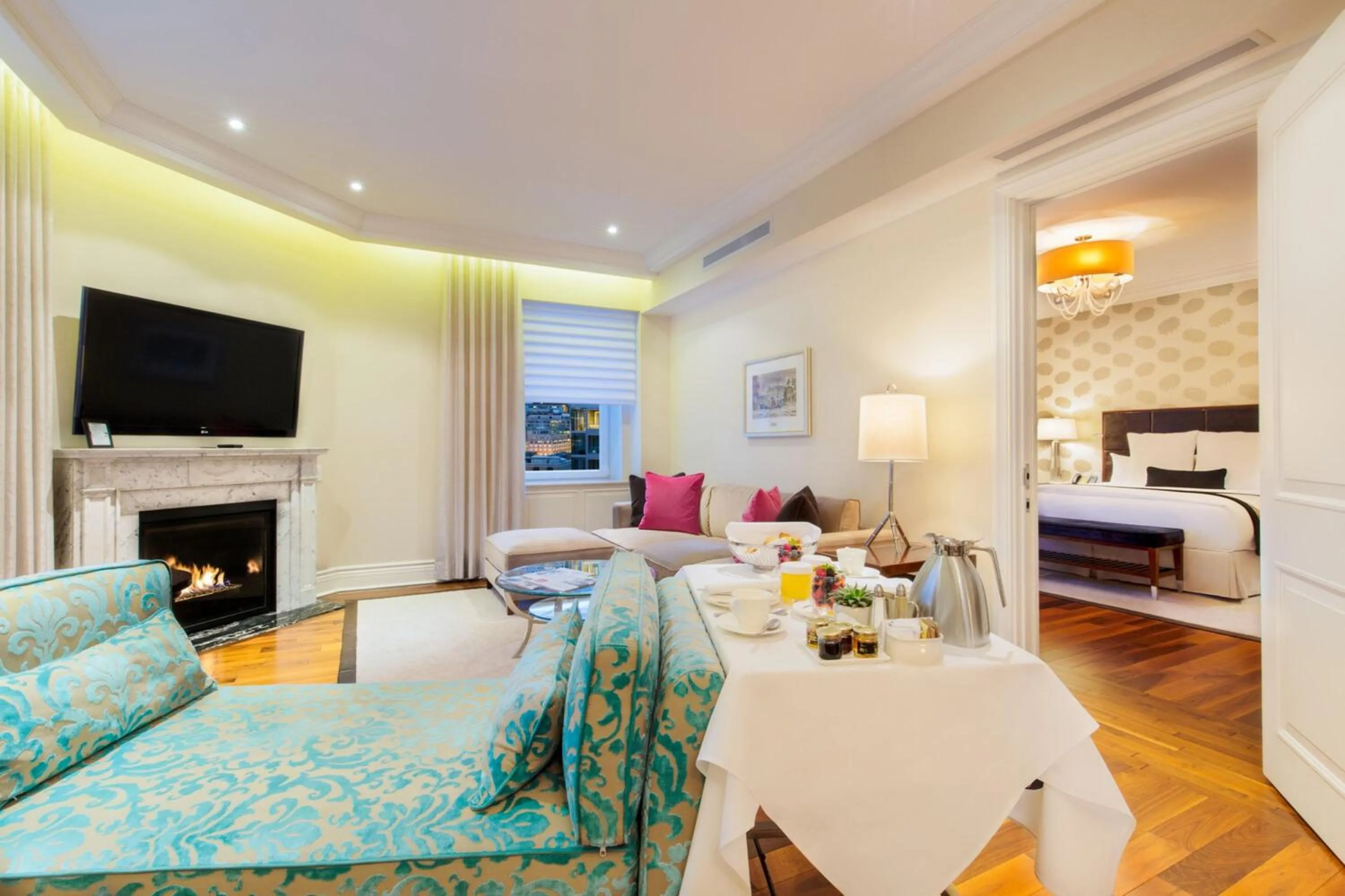 Bedroom, Bed in The Ritz-Carlton, Montreal