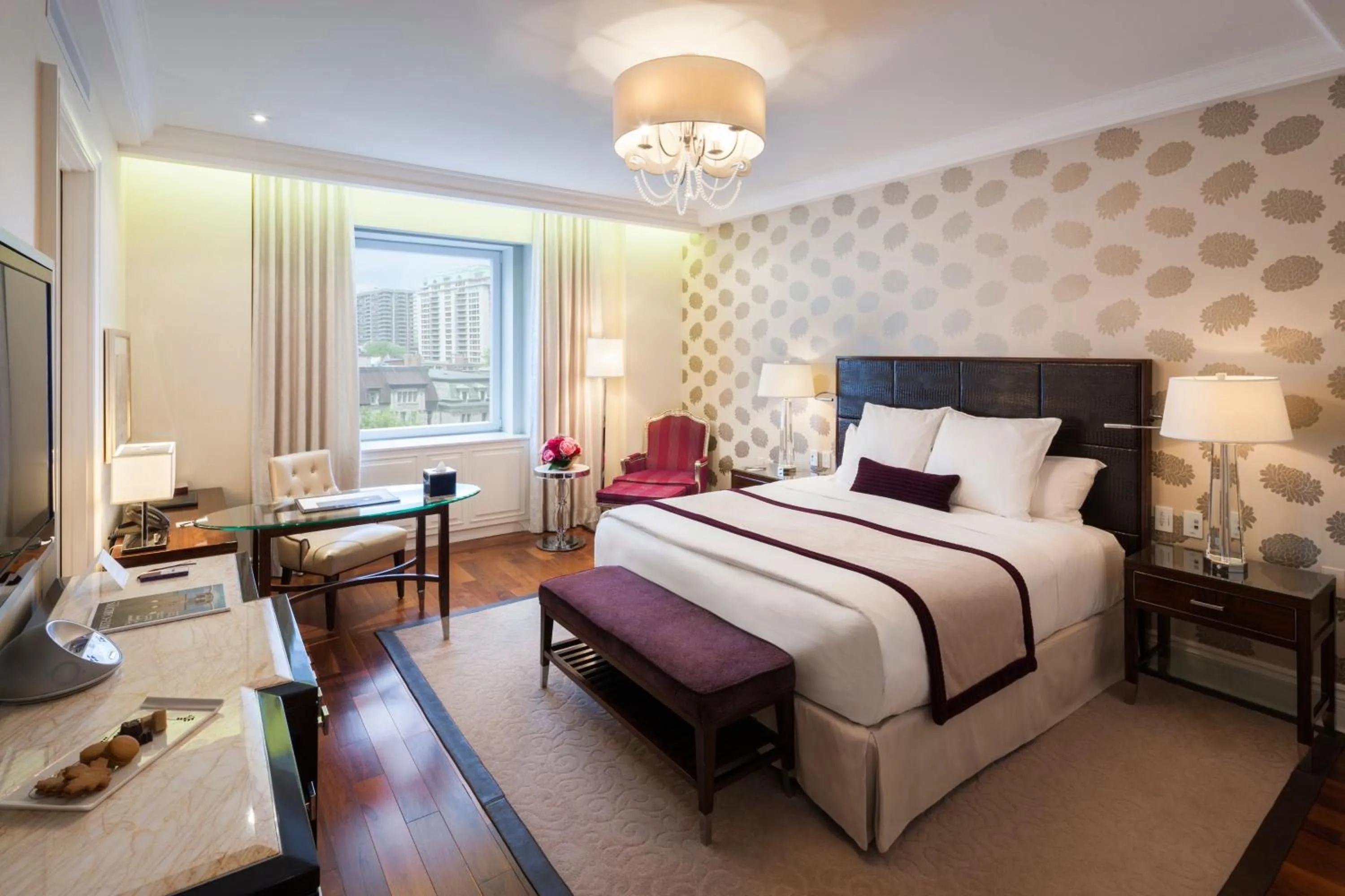 Photo of the whole room, Bed in The Ritz-Carlton, Montreal