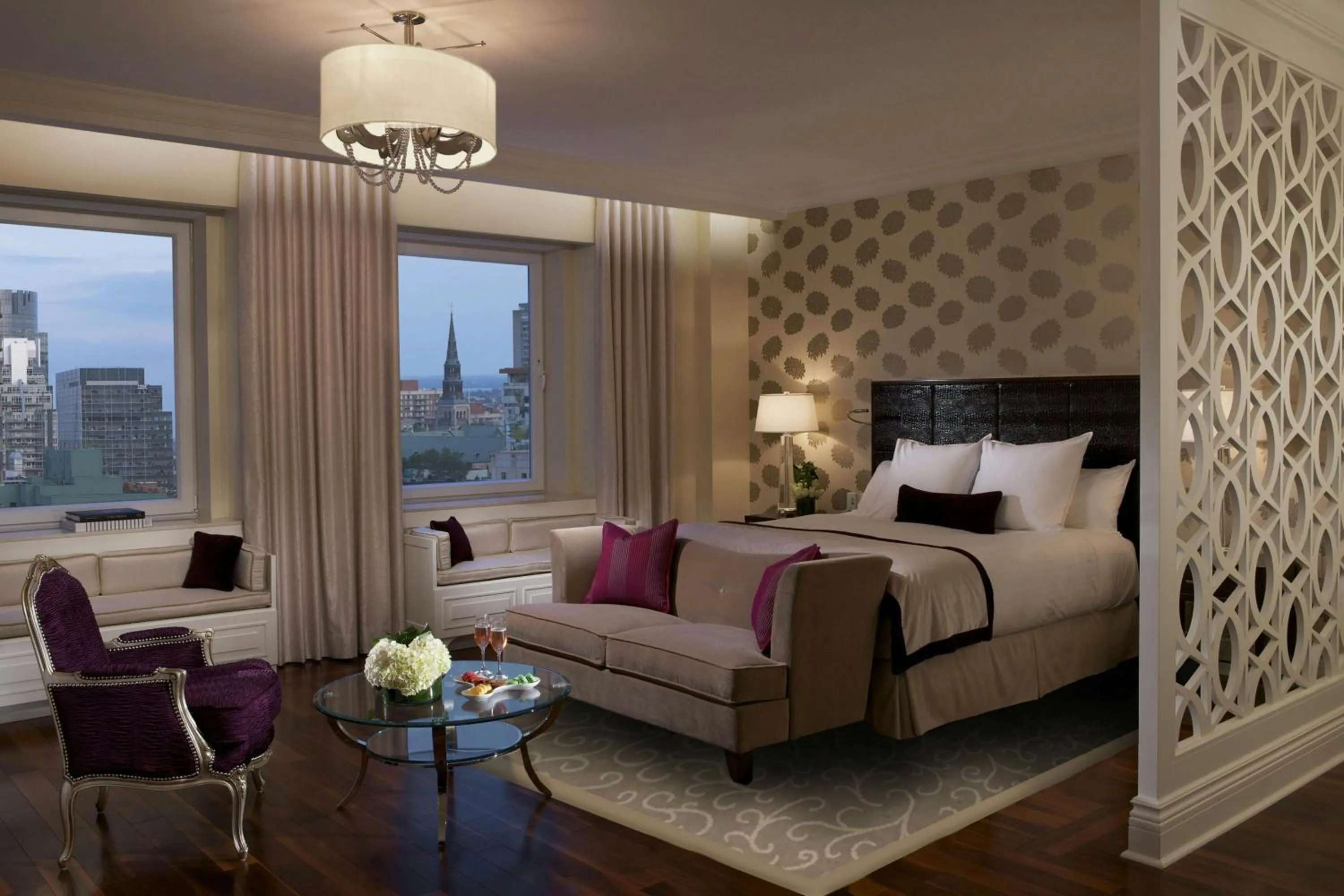 Bedroom, Bed in The Ritz-Carlton, Montreal