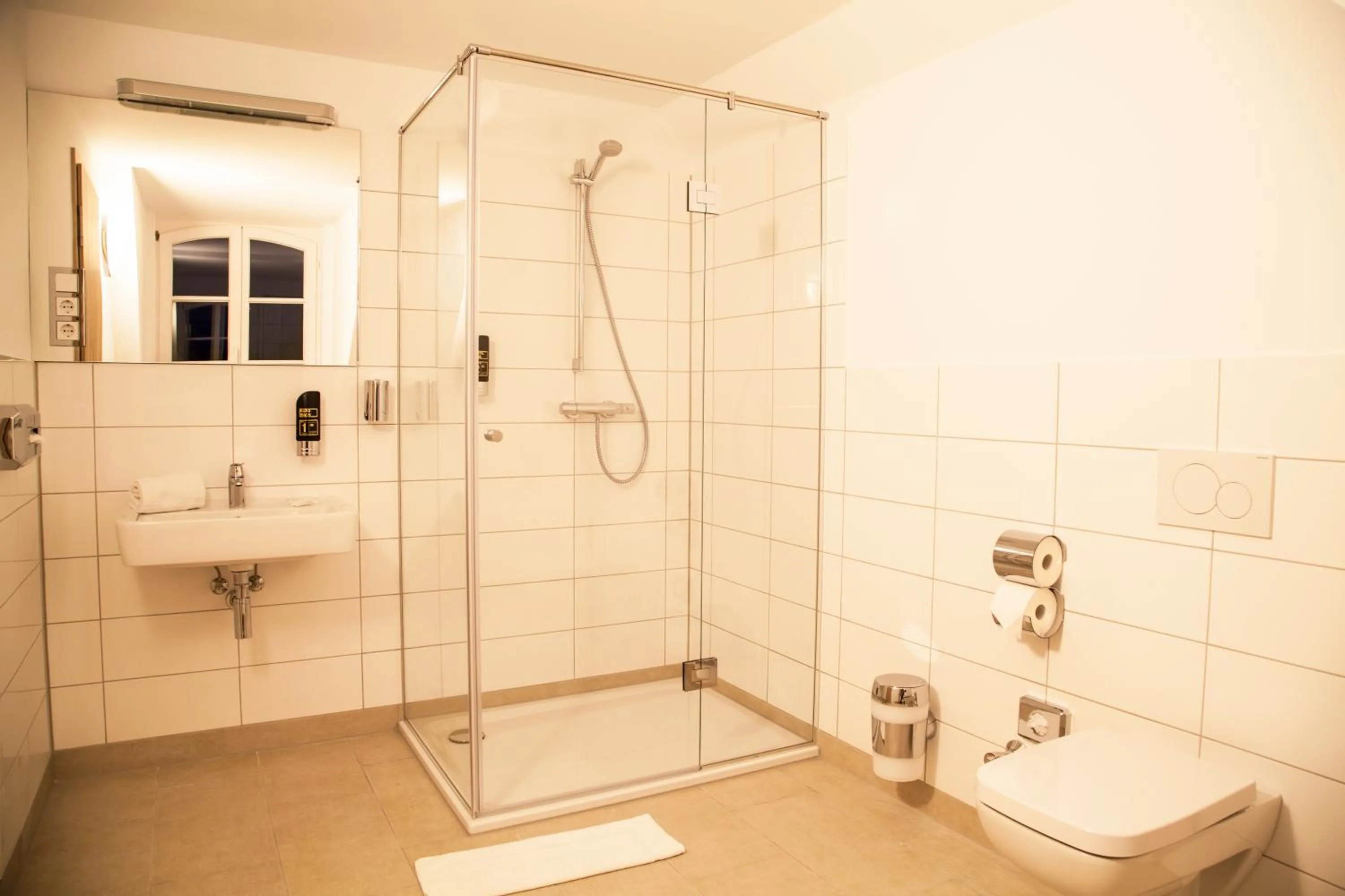 Shower in Hotel Specht by Trotmannia