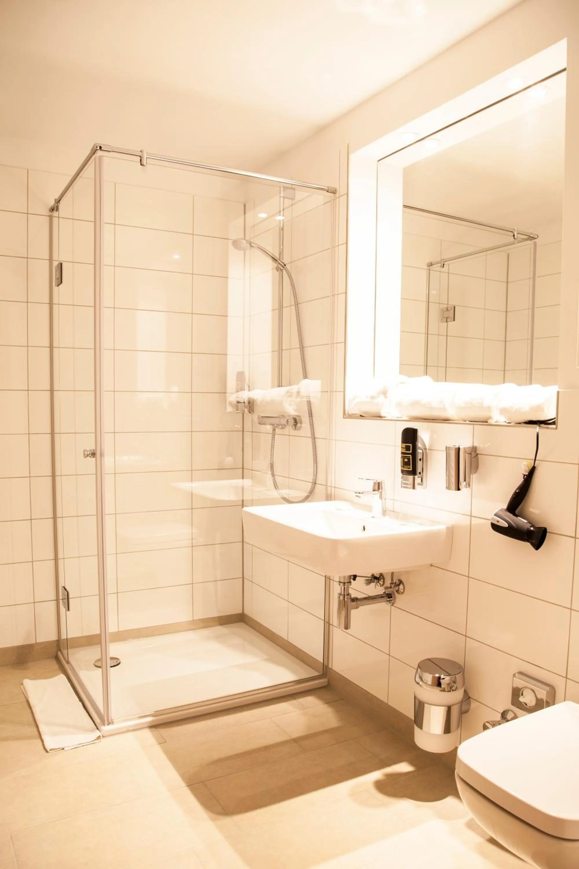 Shower in Hotel Specht by Trotmannia