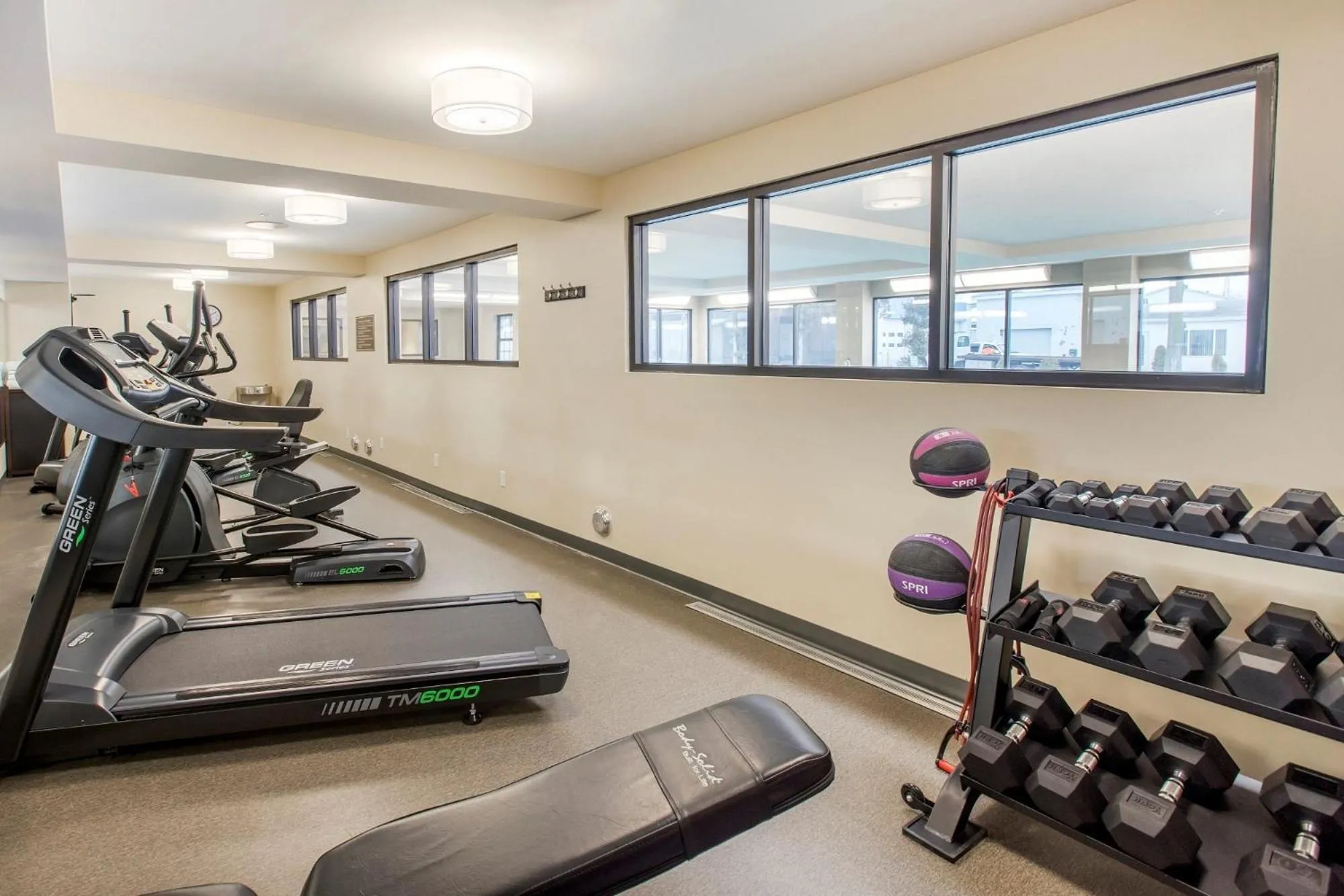 Fitness centre/facilities in Country Inn & Suites by Radisson, Grandville-Grand Rapids West, MI