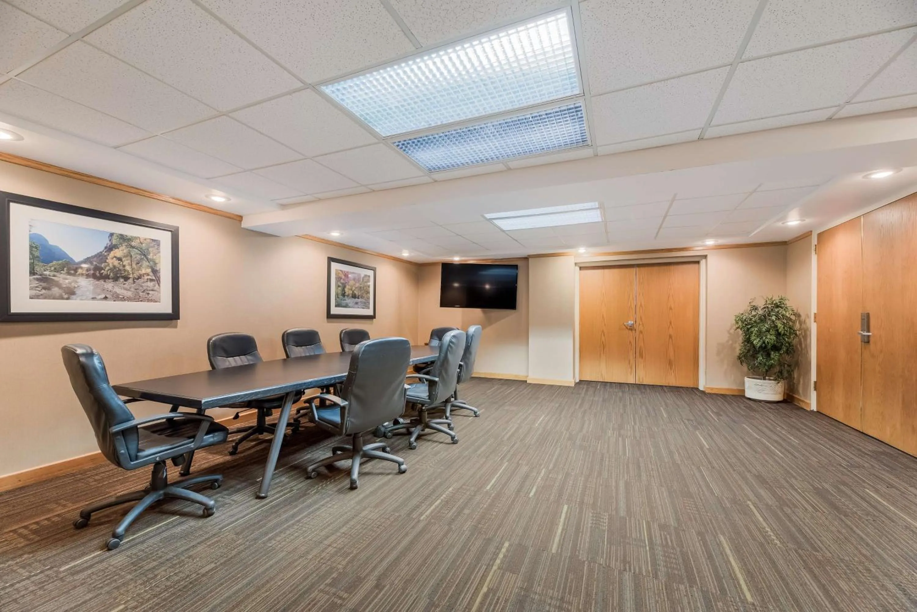 Meeting/conference room in Best Western Town and Country Inn