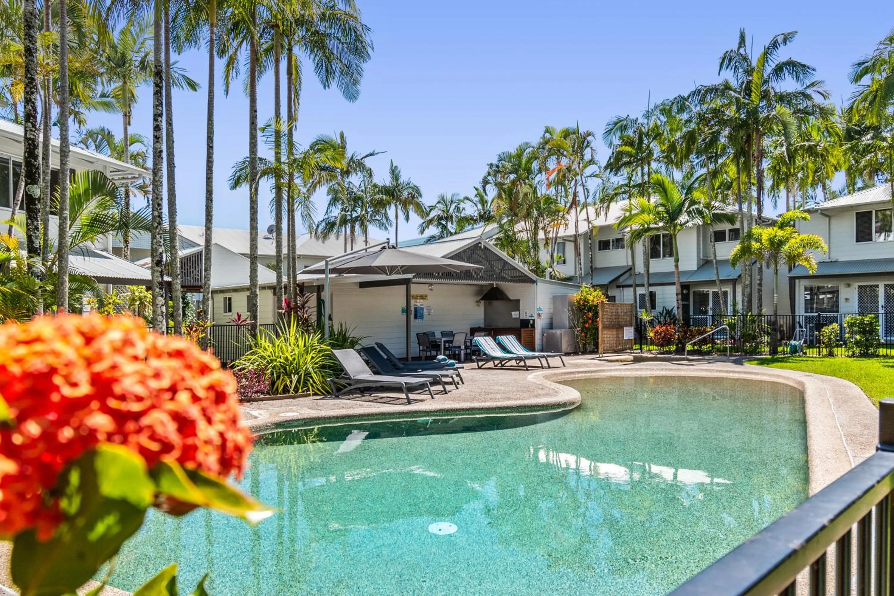 Swimming pool in Coco Bay Resort