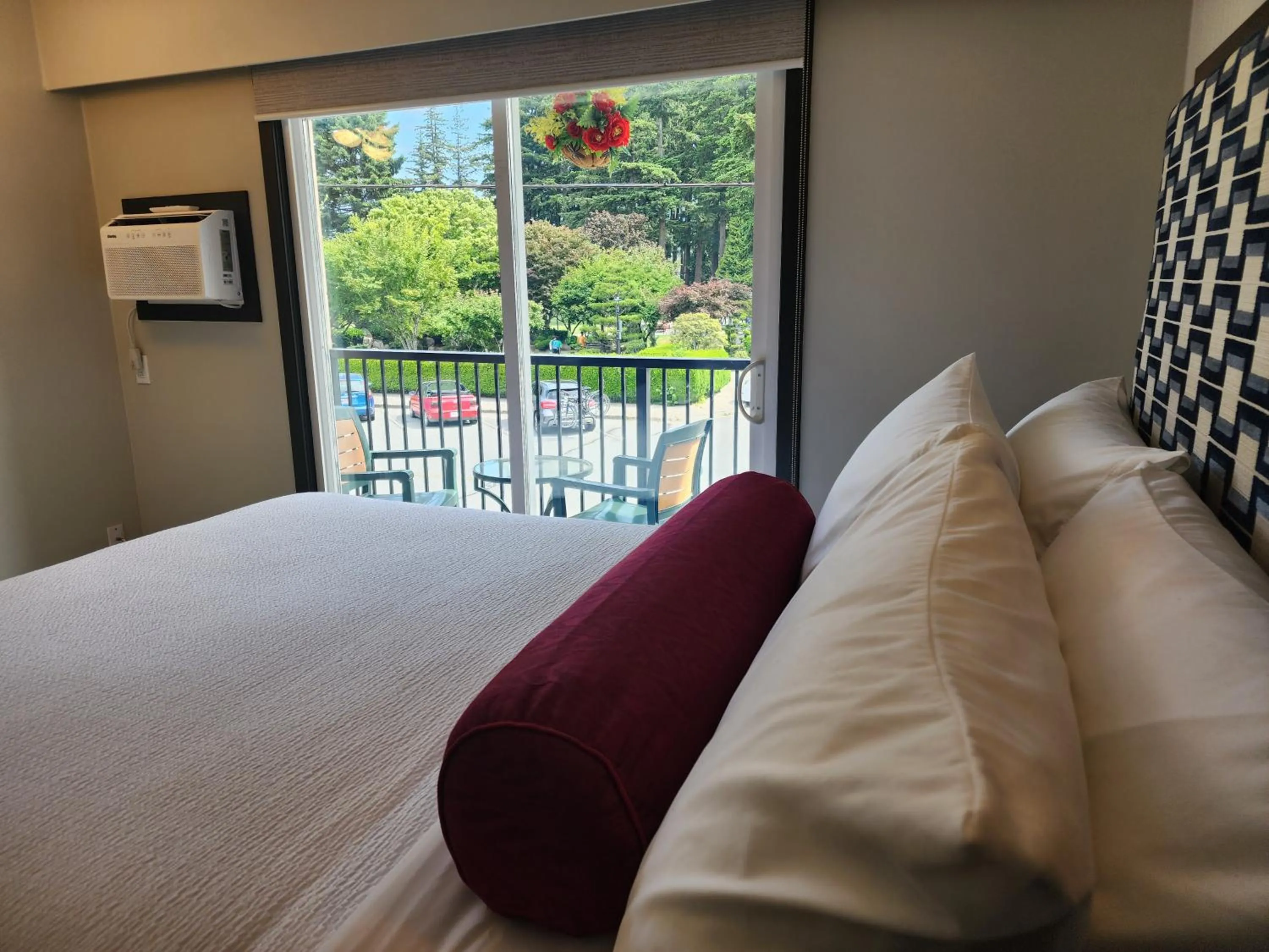 Garden view, Bed in Inn The Mountains