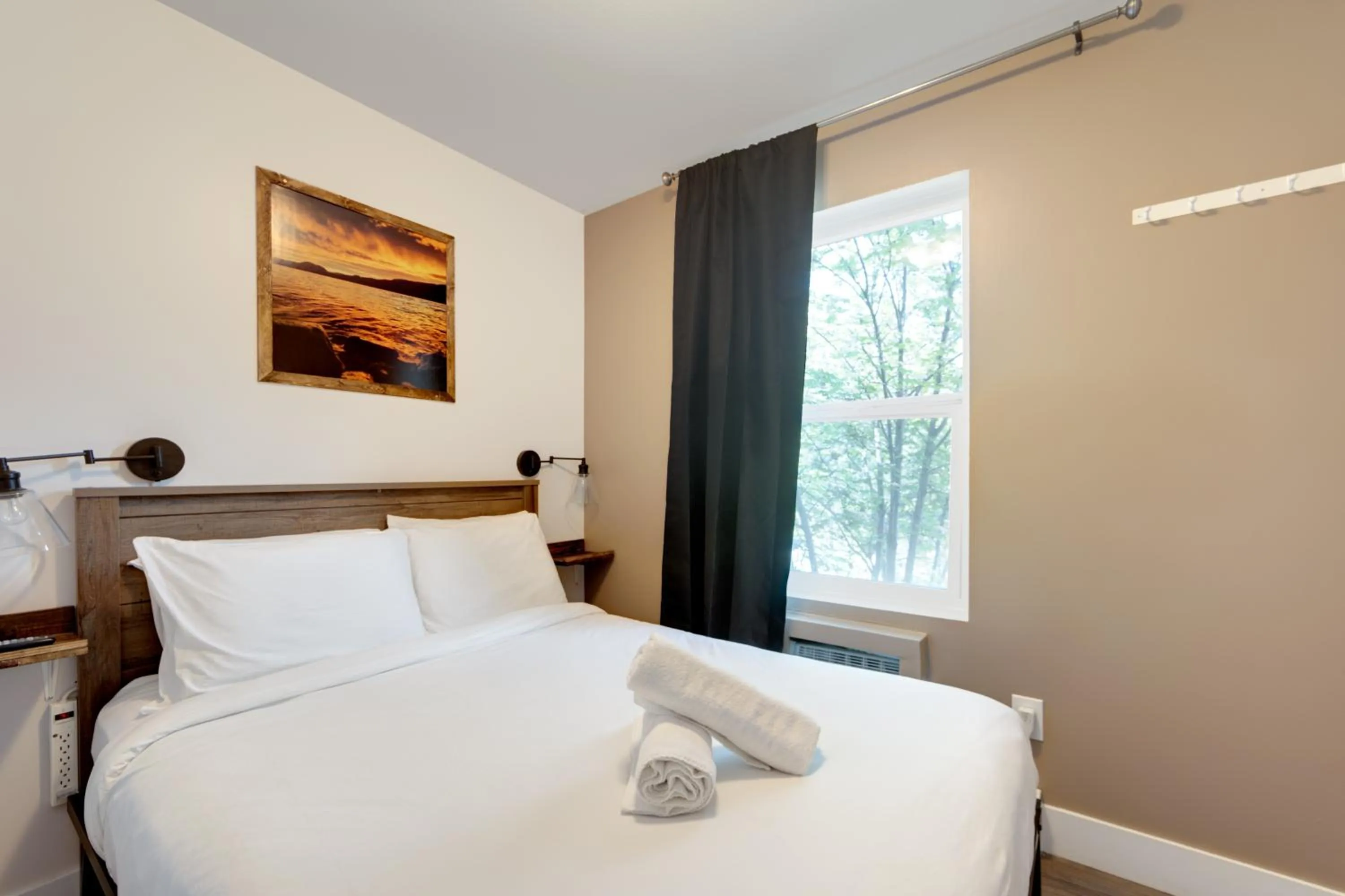 Bed in HI Kelowna Hostel