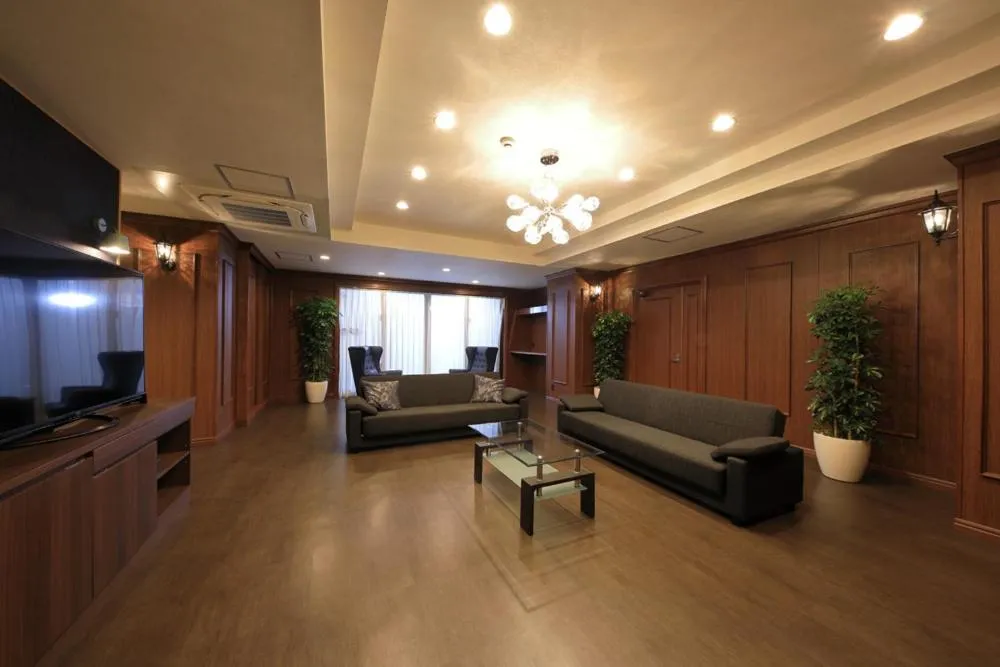 Communal lounge/ TV room in Terrace Garden Mihama Resort by Coldio Premium