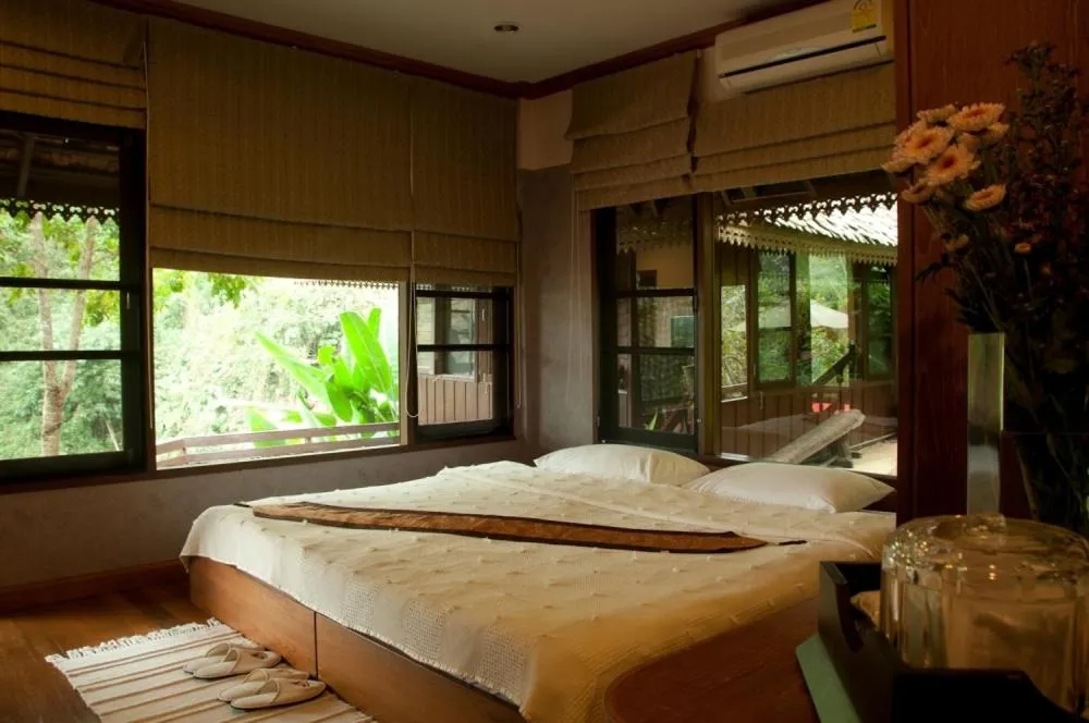 Photo of the whole room, Bed in J Valley Resort
