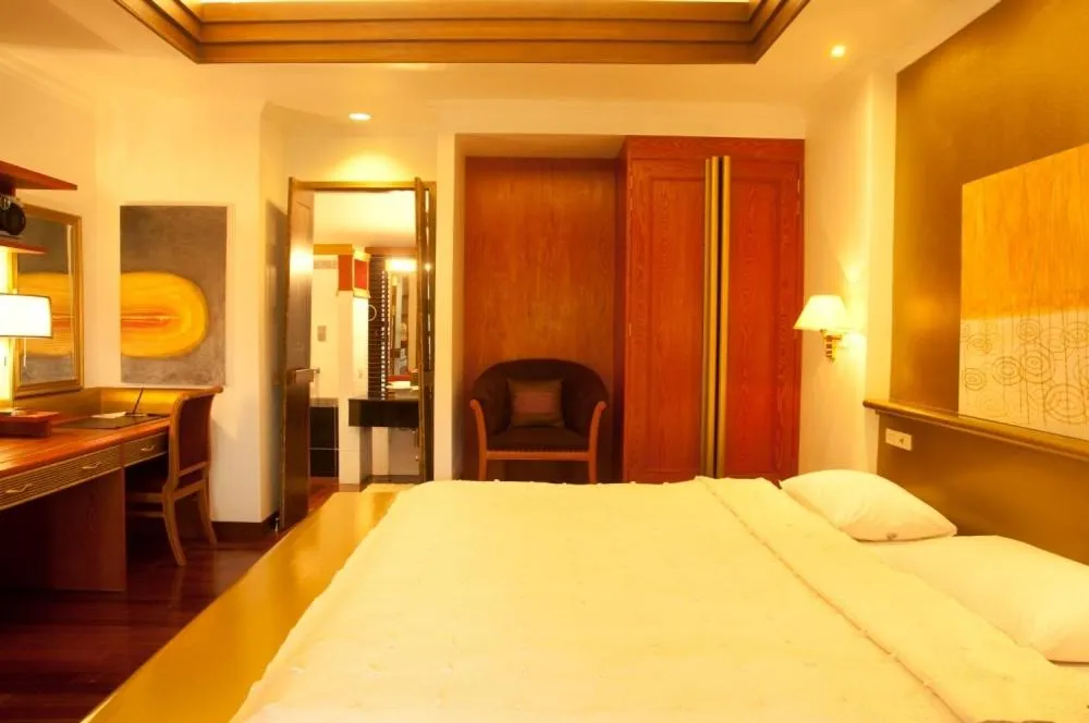 Photo of the whole room, Bed in J Valley Resort