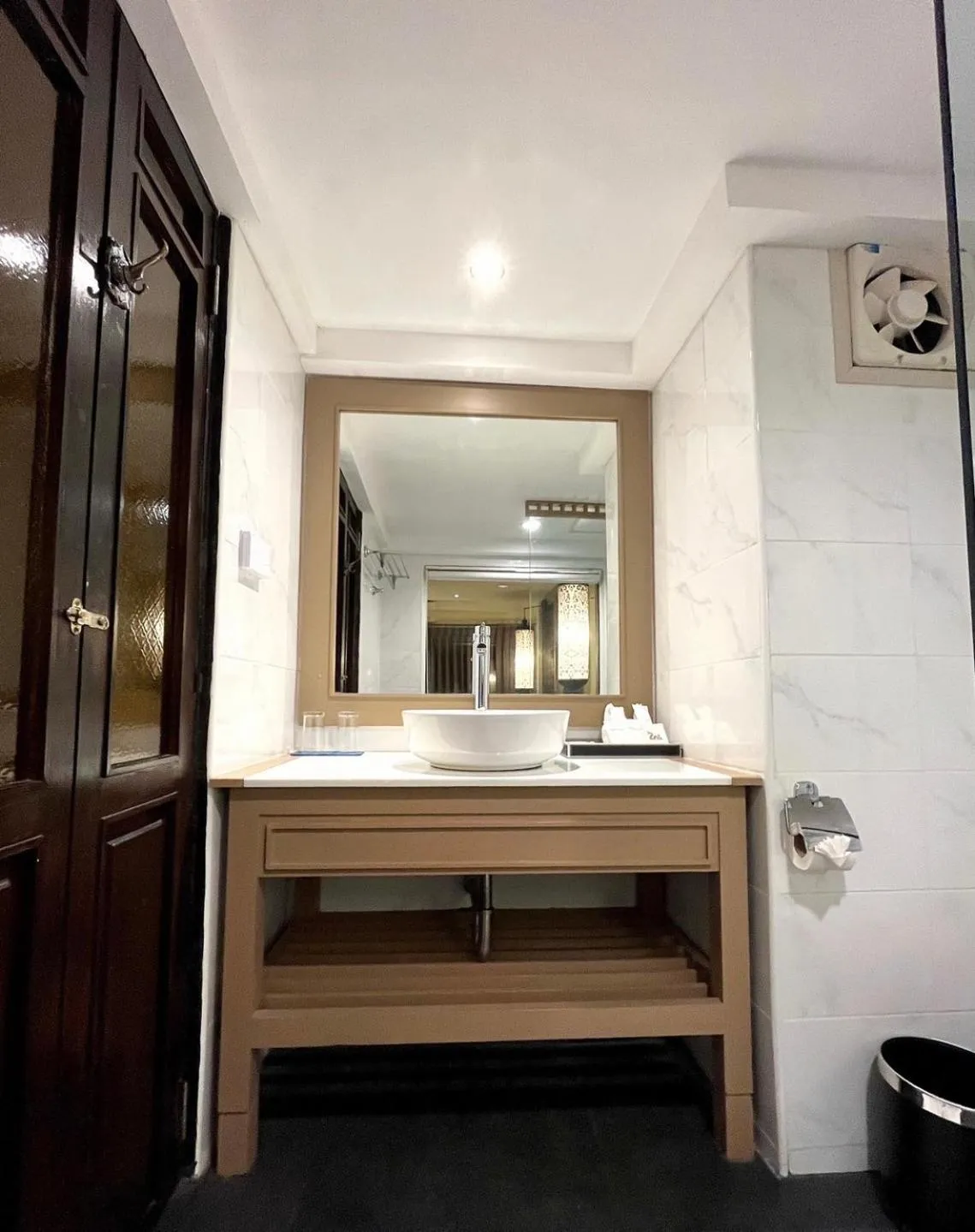 Toilet in Nak Nakara Hotel