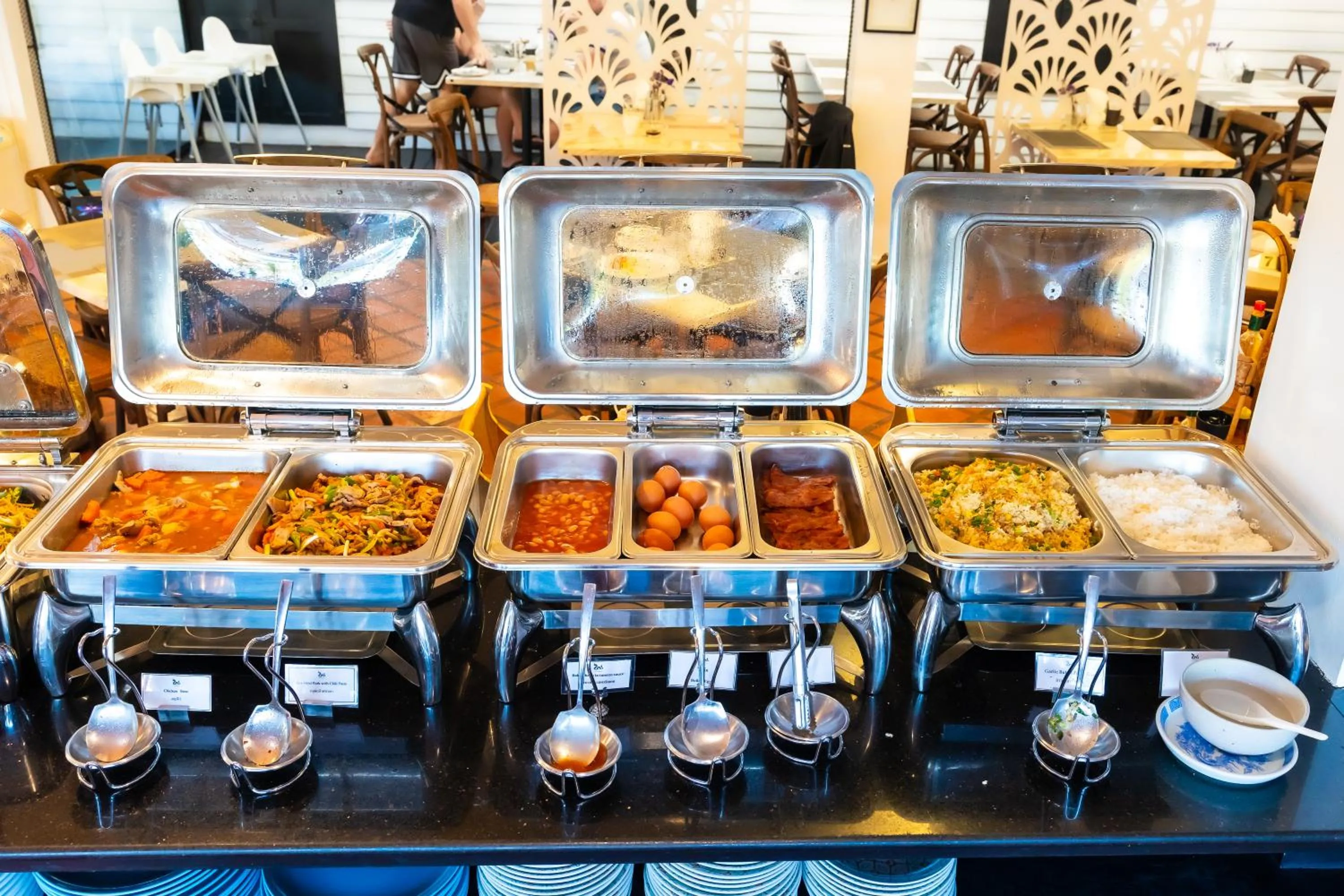 Restaurant/places to eat in Nak Nakara Hotel