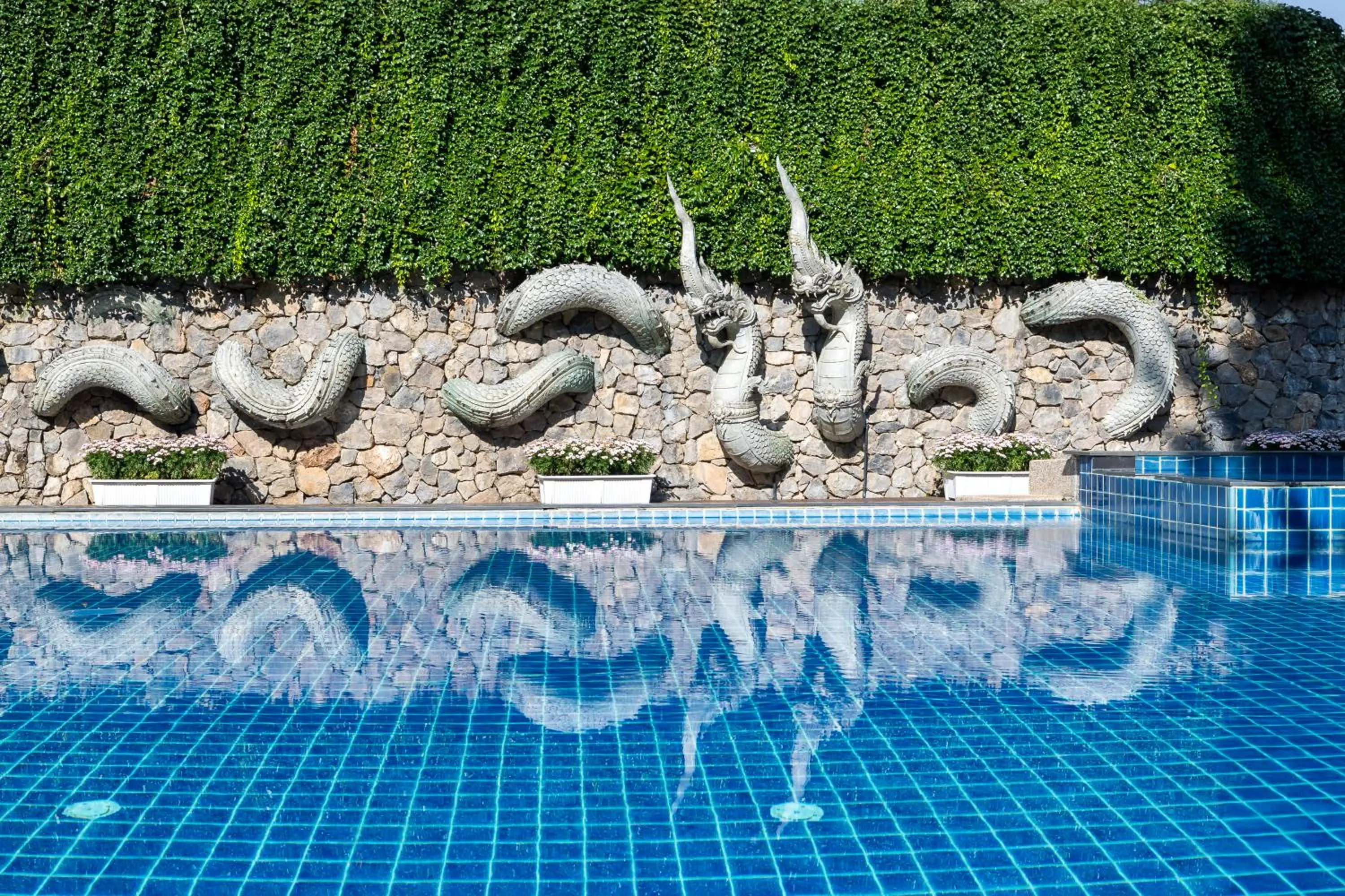 Swimming pool in Nak Nakara Hotel