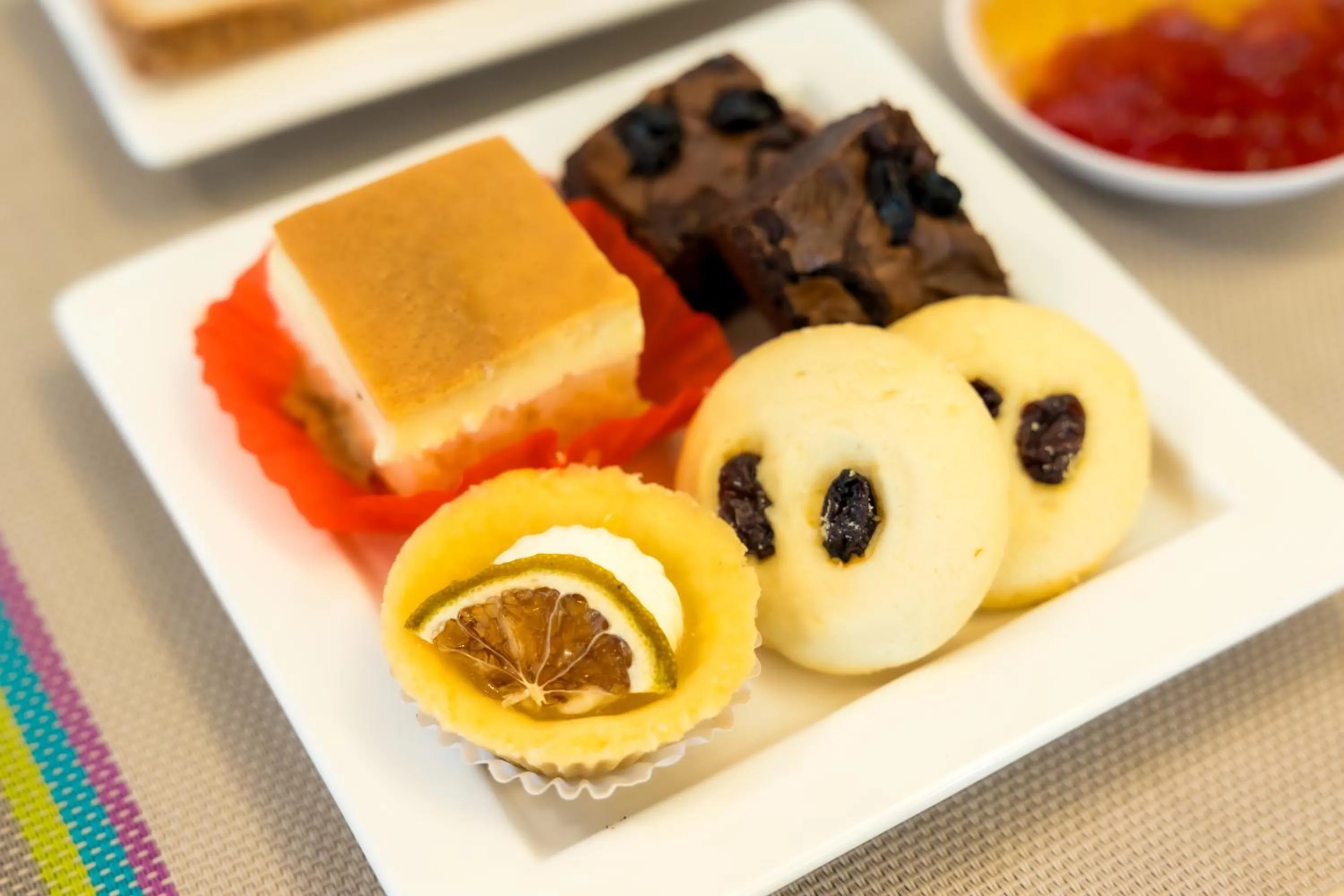 Restaurant/places to eat in Nak Nakara Hotel