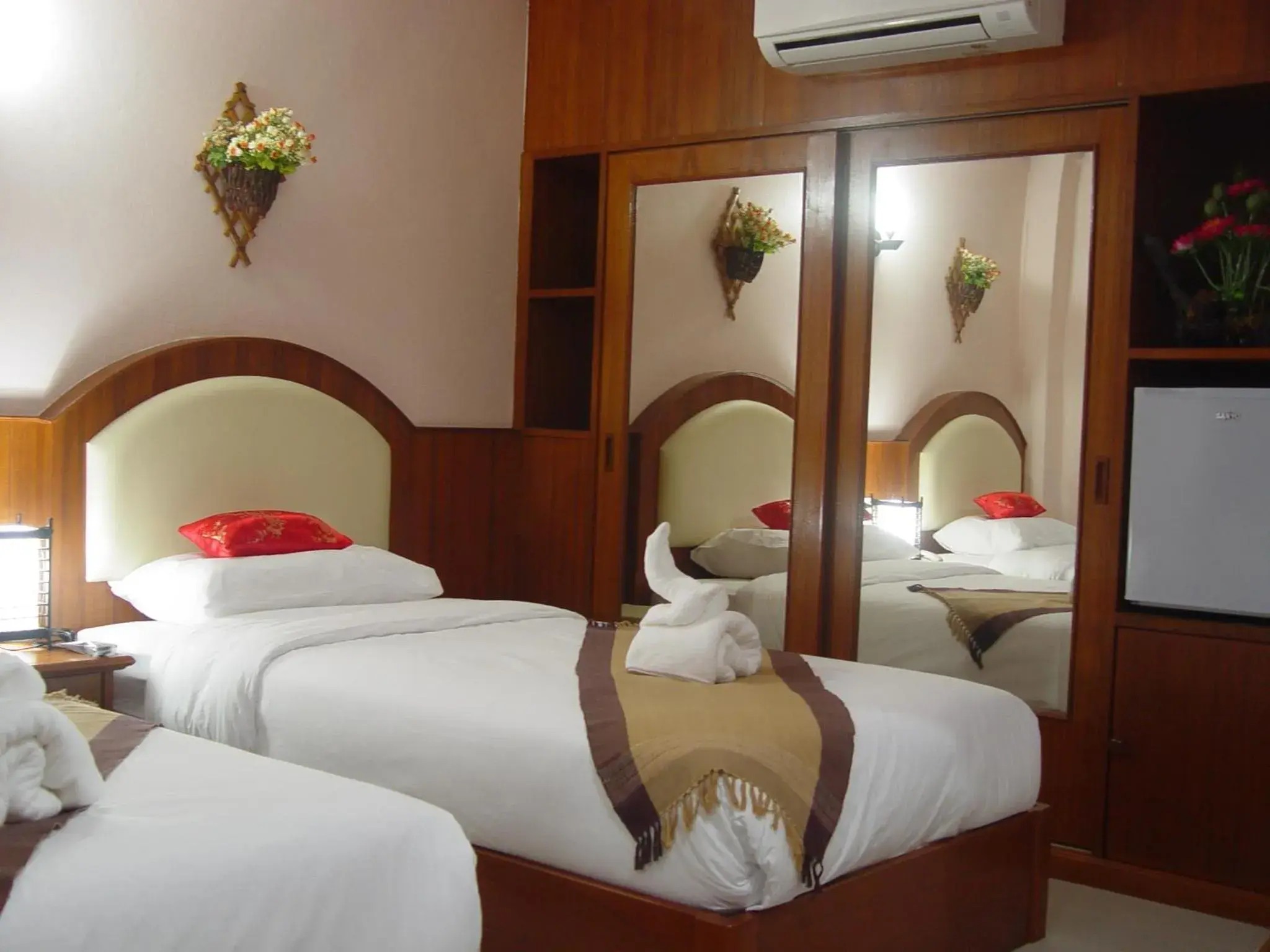 Standard Twin Room in Baan Rom Mai Standard Twin Room in Baan Rom Mai