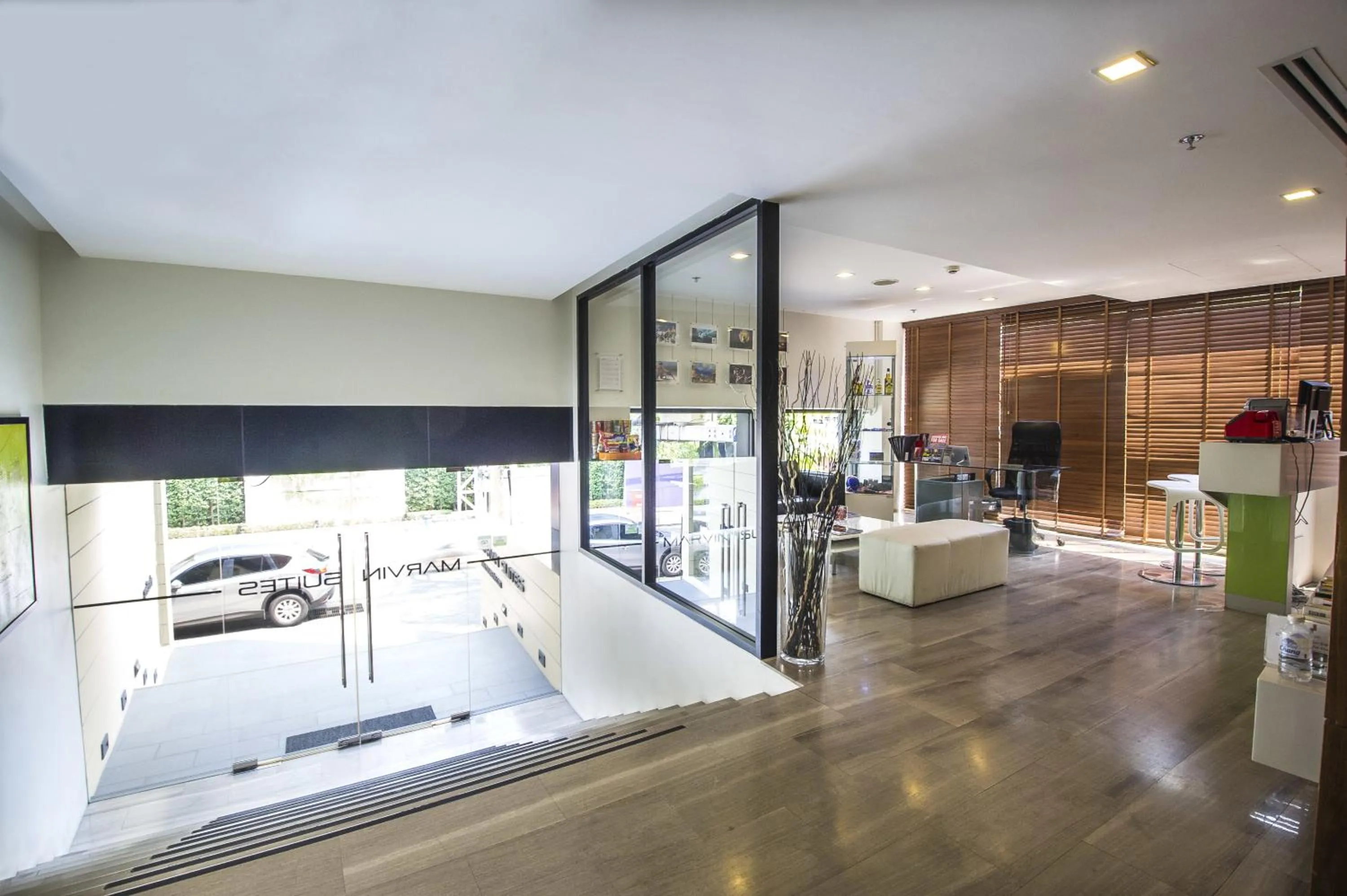 Living room in Marvin Suites Hotel