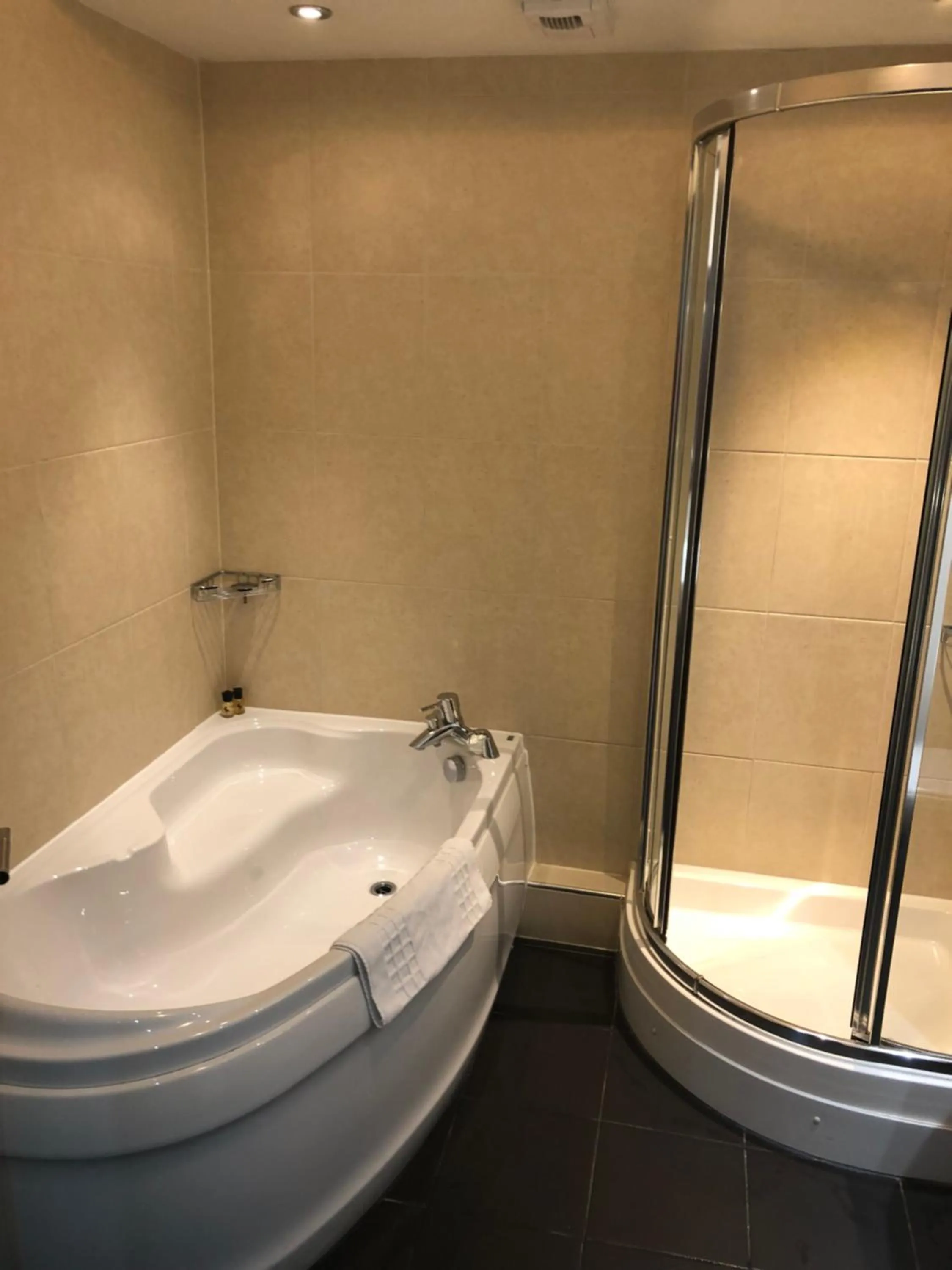 Bath in The BlueBell Hotel