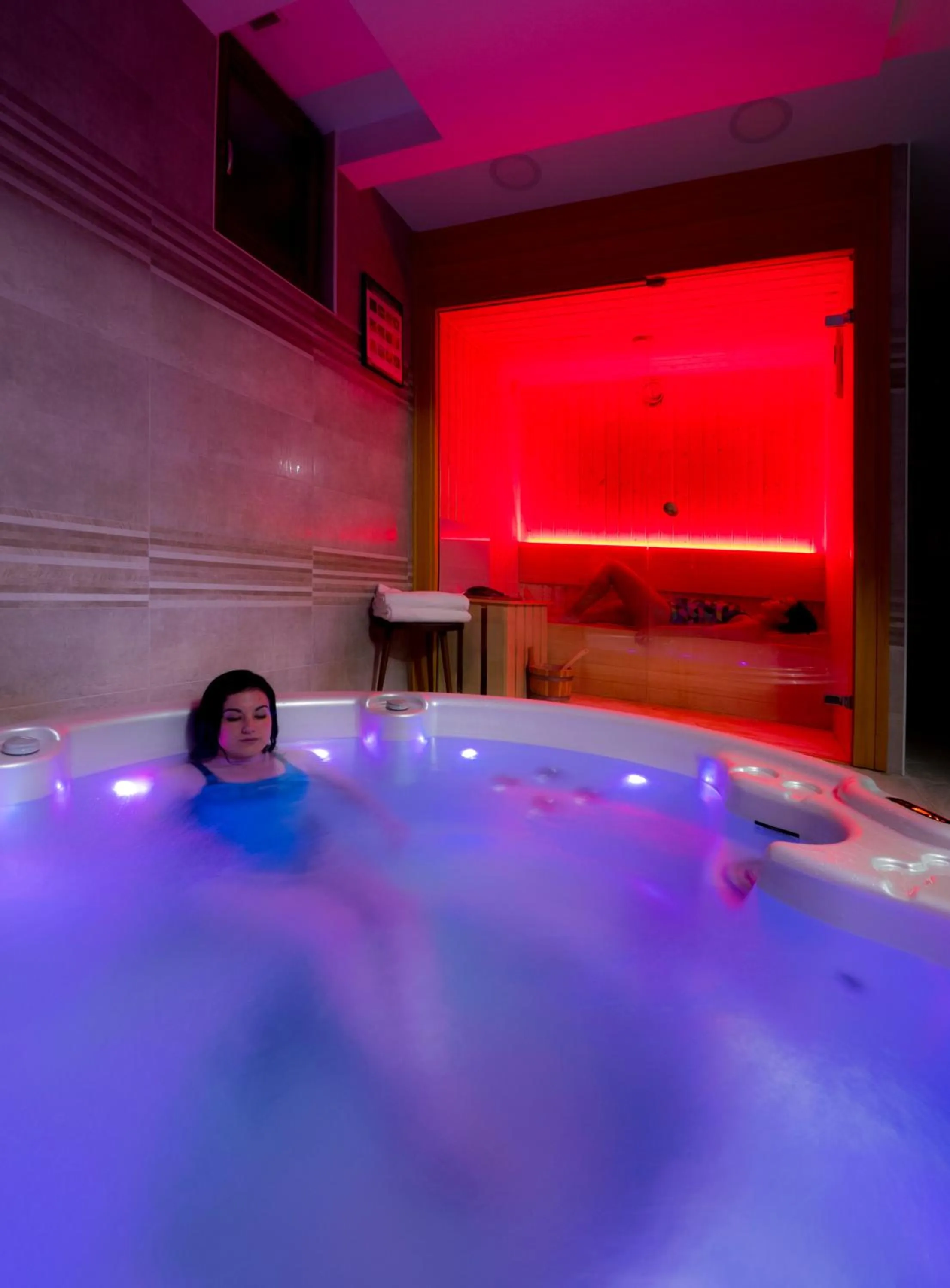 Hot Tub in Hotel Rural Las Montañas de Pumar