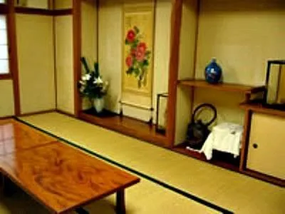 Photo of the whole room in Toyofuku