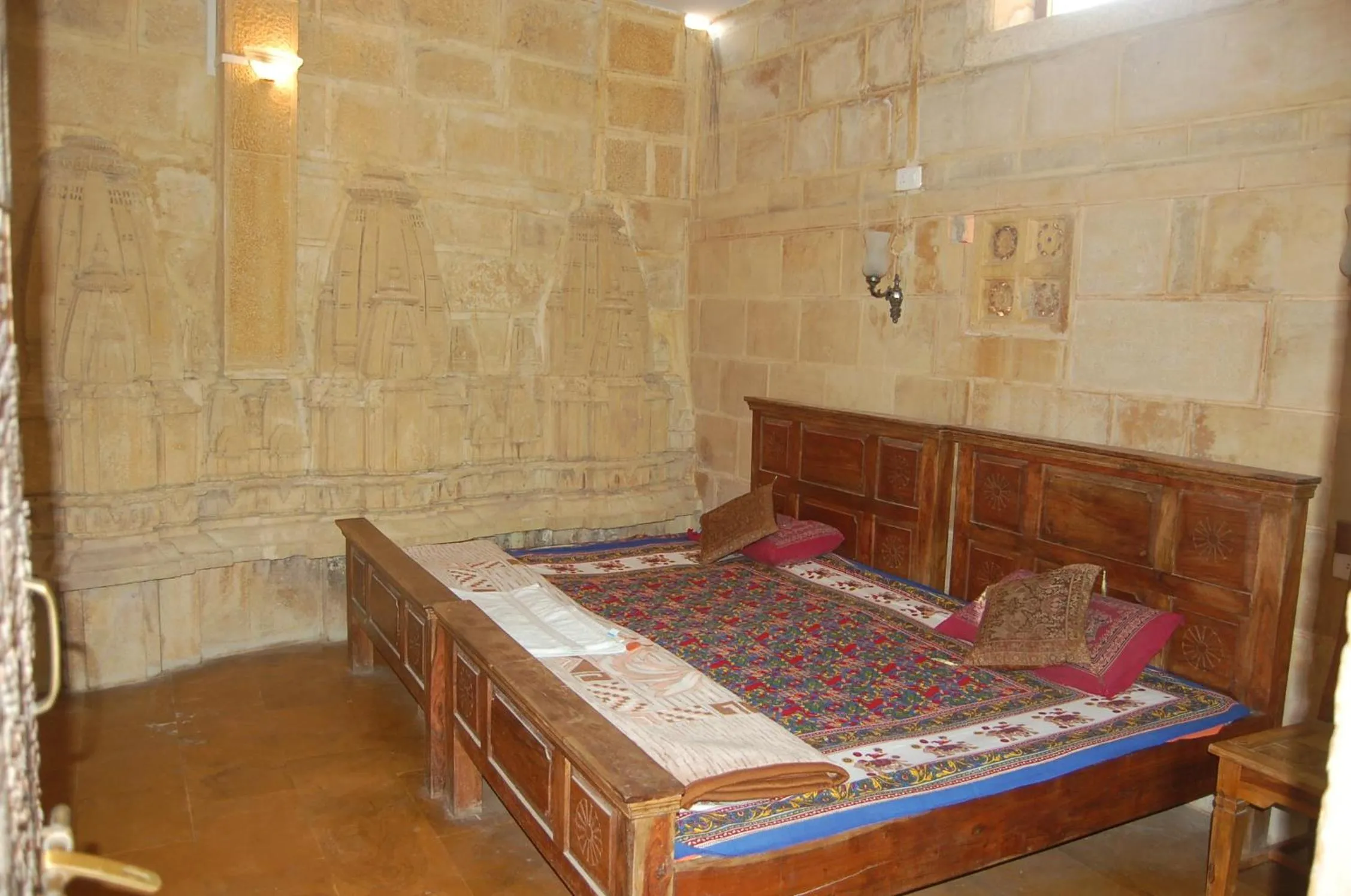 Bed in Hotel Deep Mahal