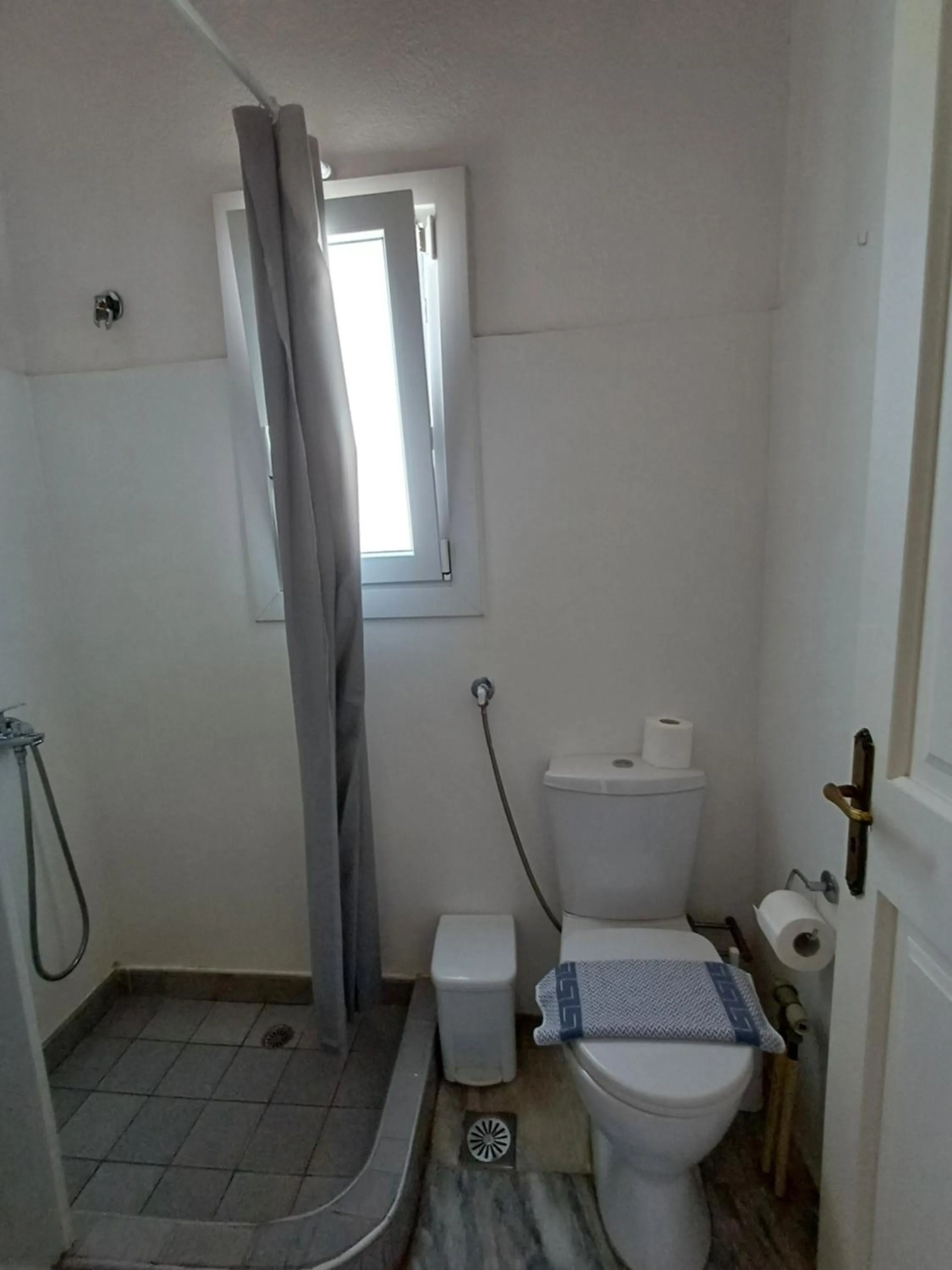 Bathroom in Manos Rooms