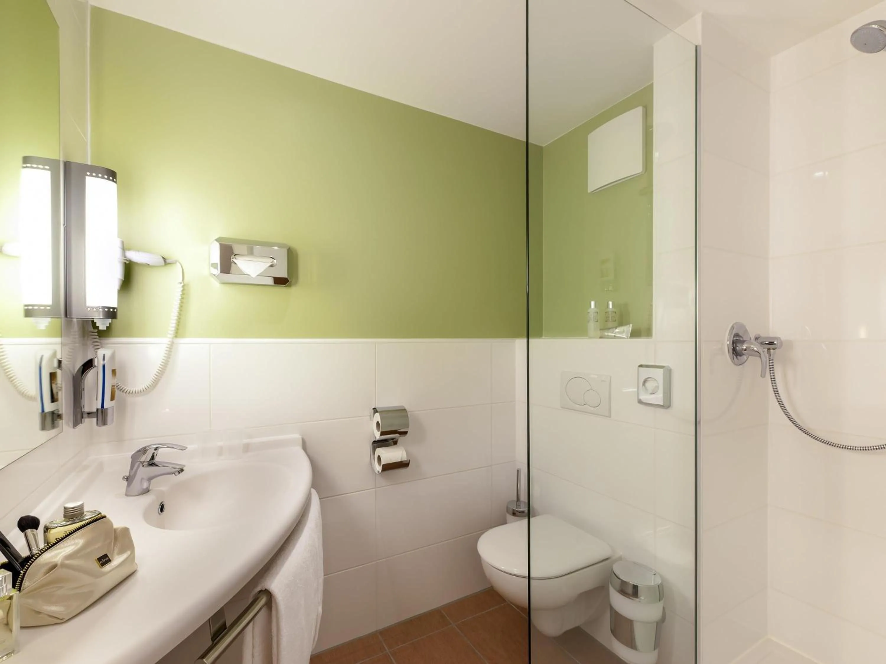 Bedroom in ibis München City Süd