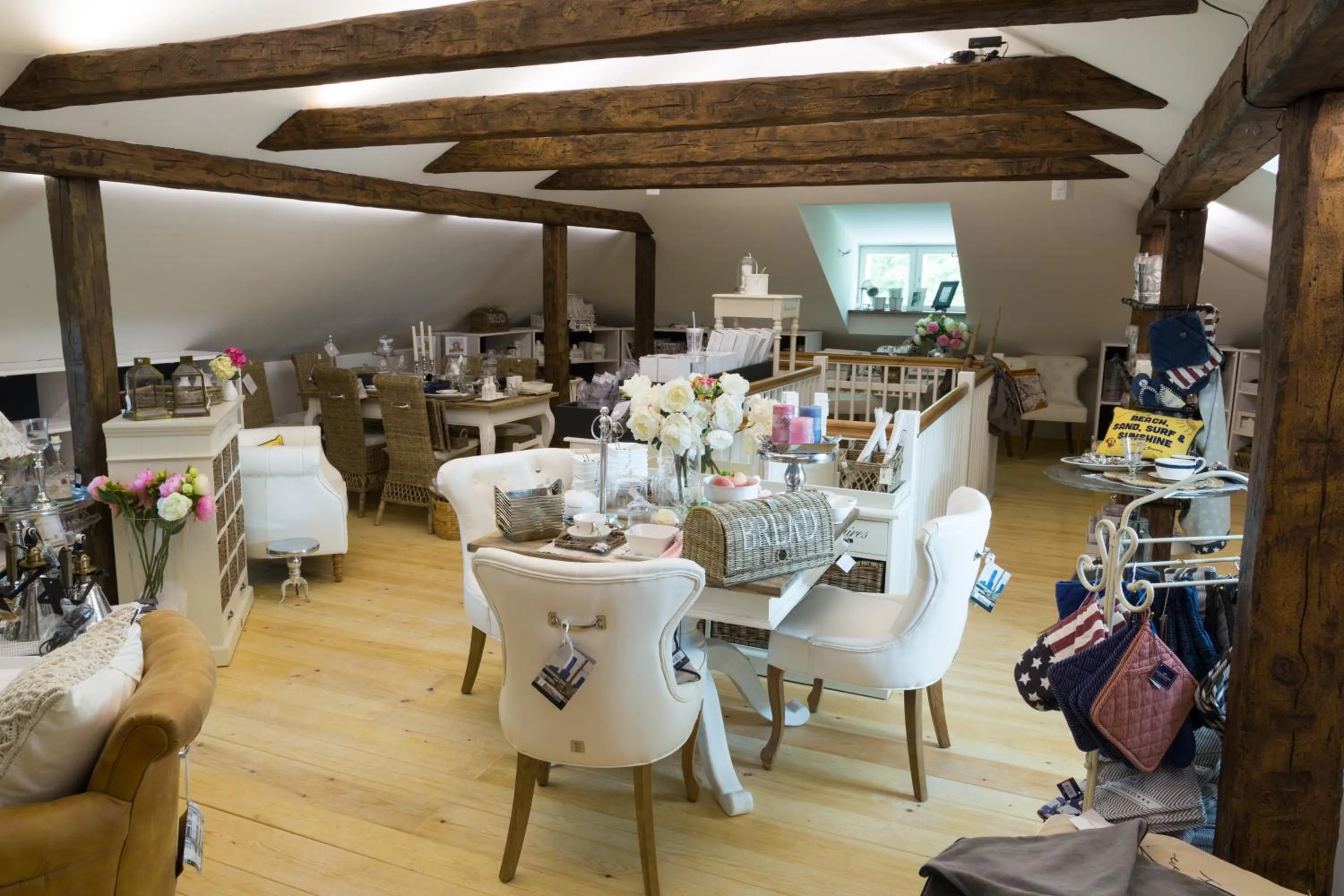 On-site shops in Vaihmalan Hovi