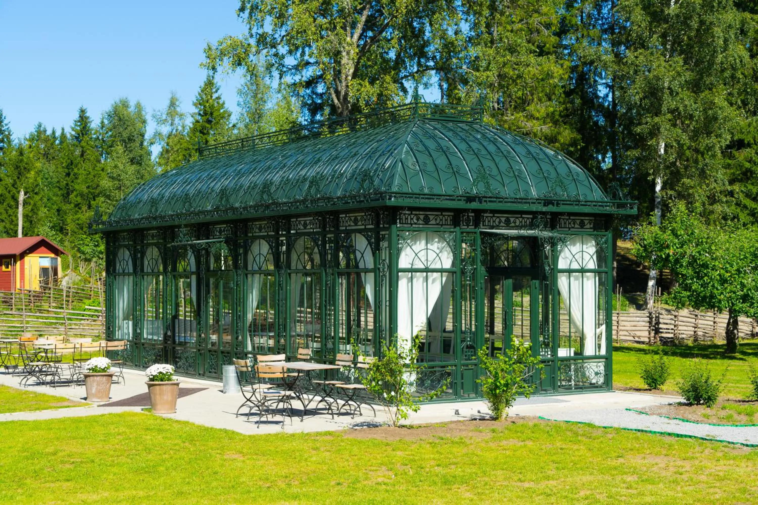 Area and facilities in Vaihmalan Hovi