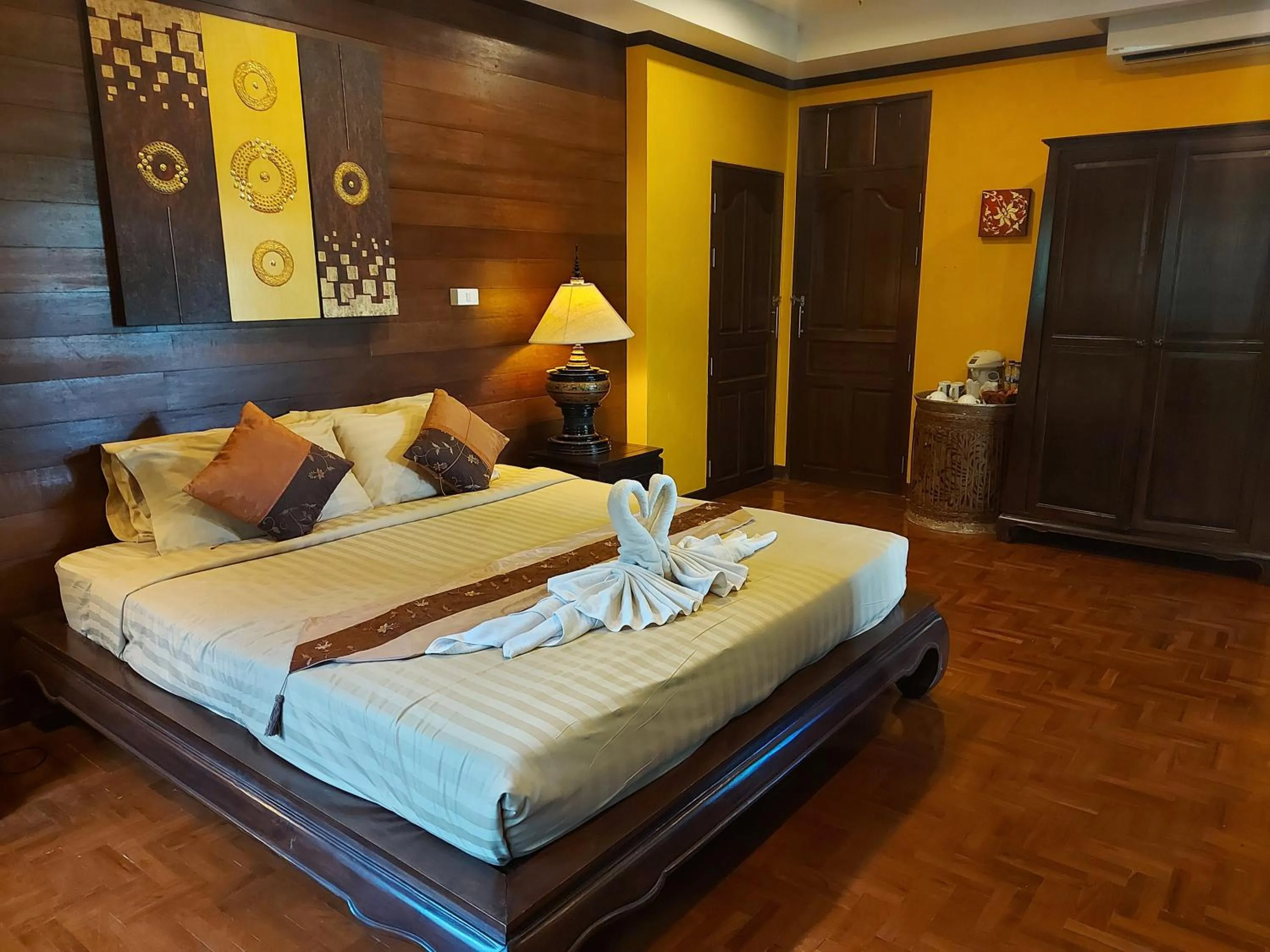 Bed in Baan Chai Thung Resort