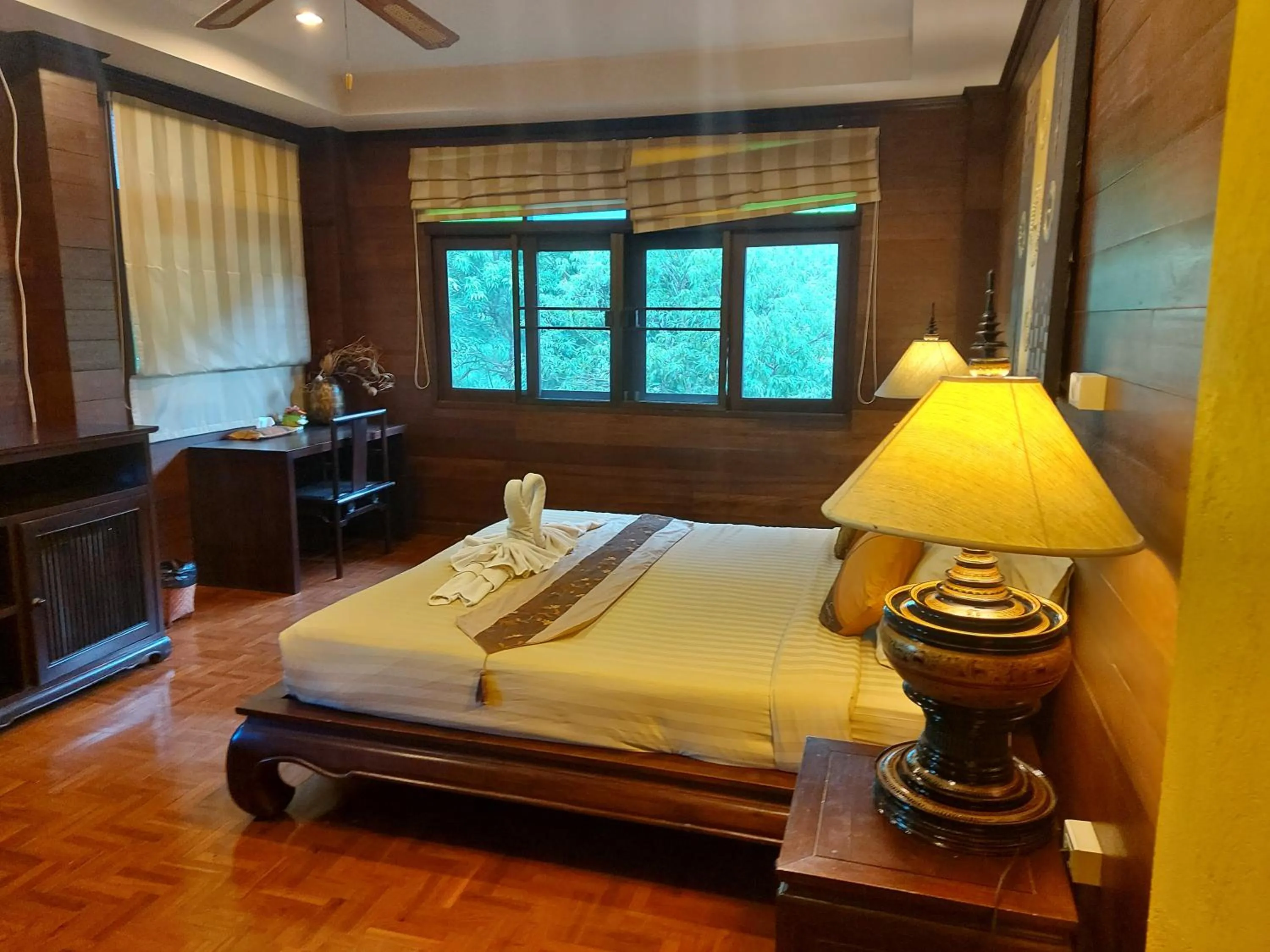 Bed in Baan Chai Thung Resort