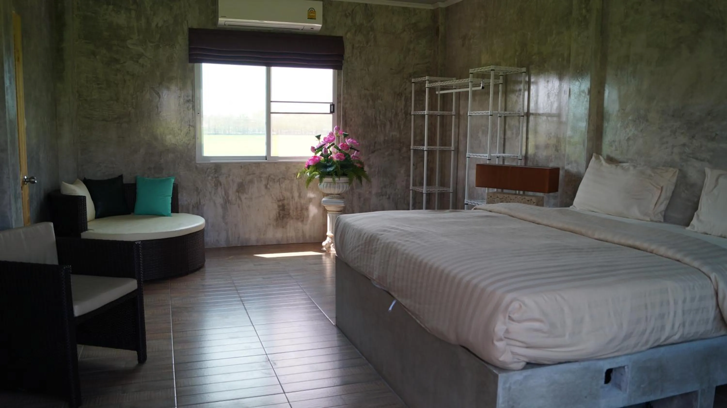 Photo of the whole room, Bed in Baan Chai Thung Resort