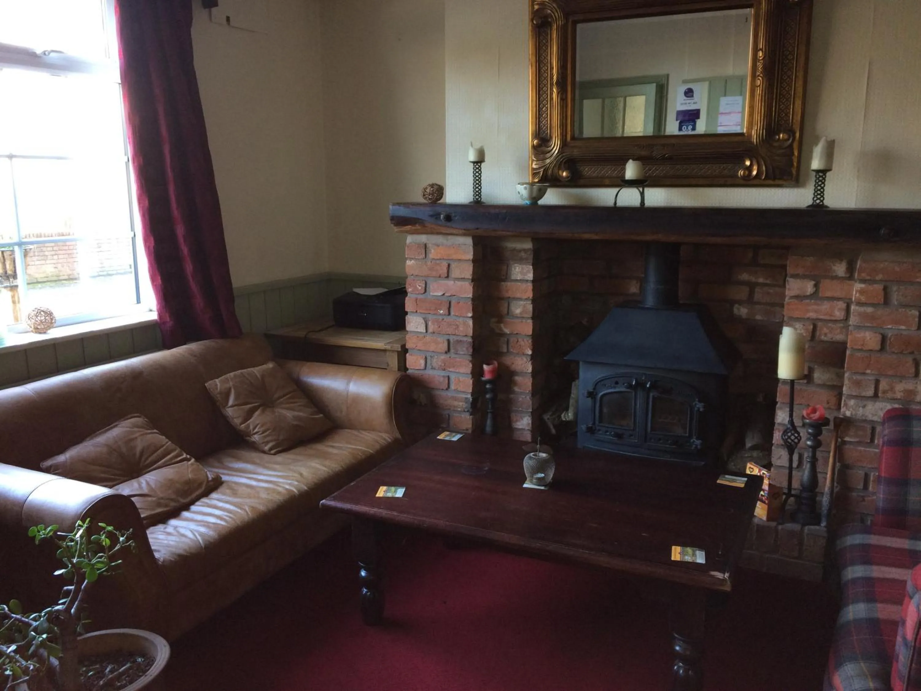 Lounge or bar in Halfway House