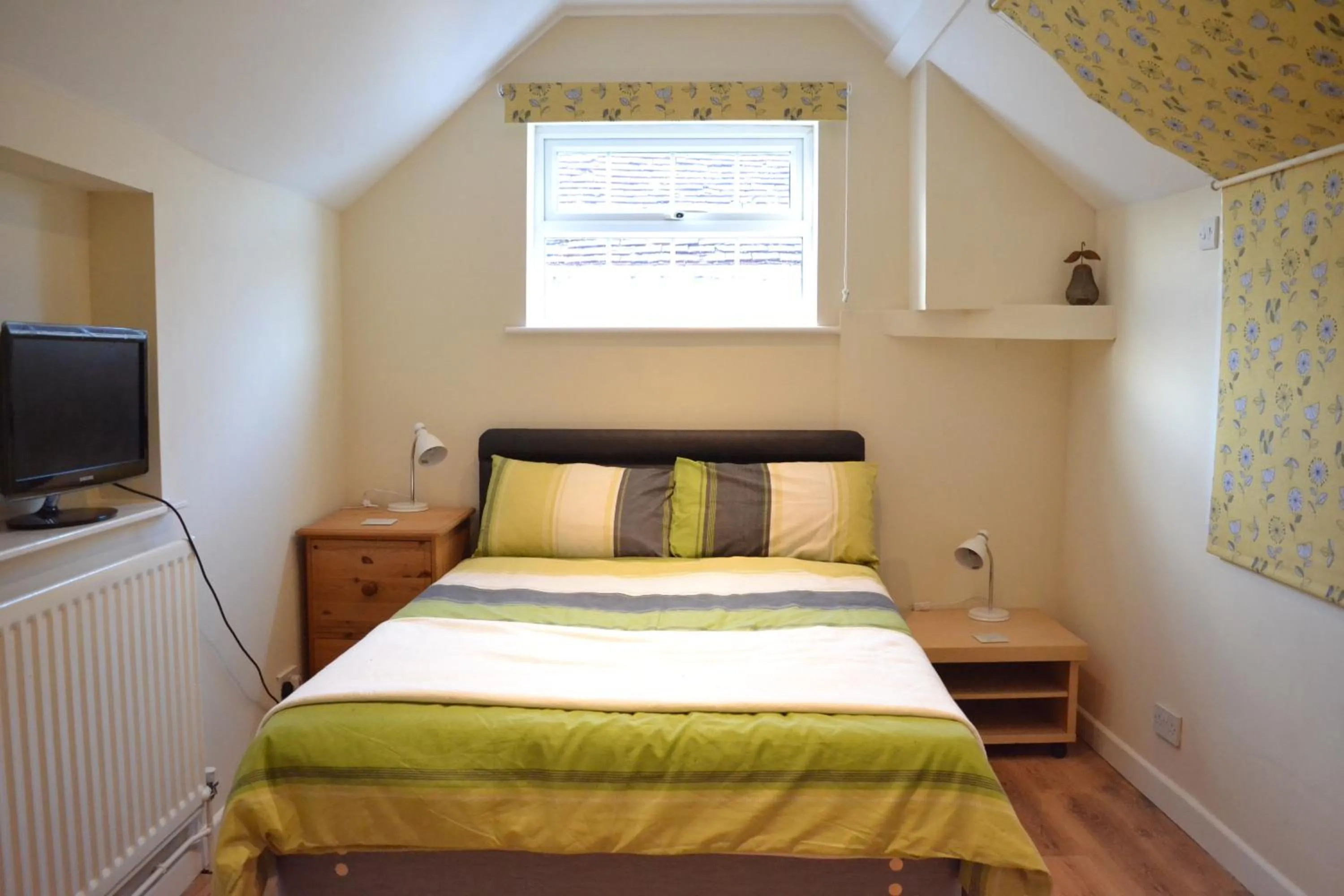 Bedroom, Bed in Halfway House