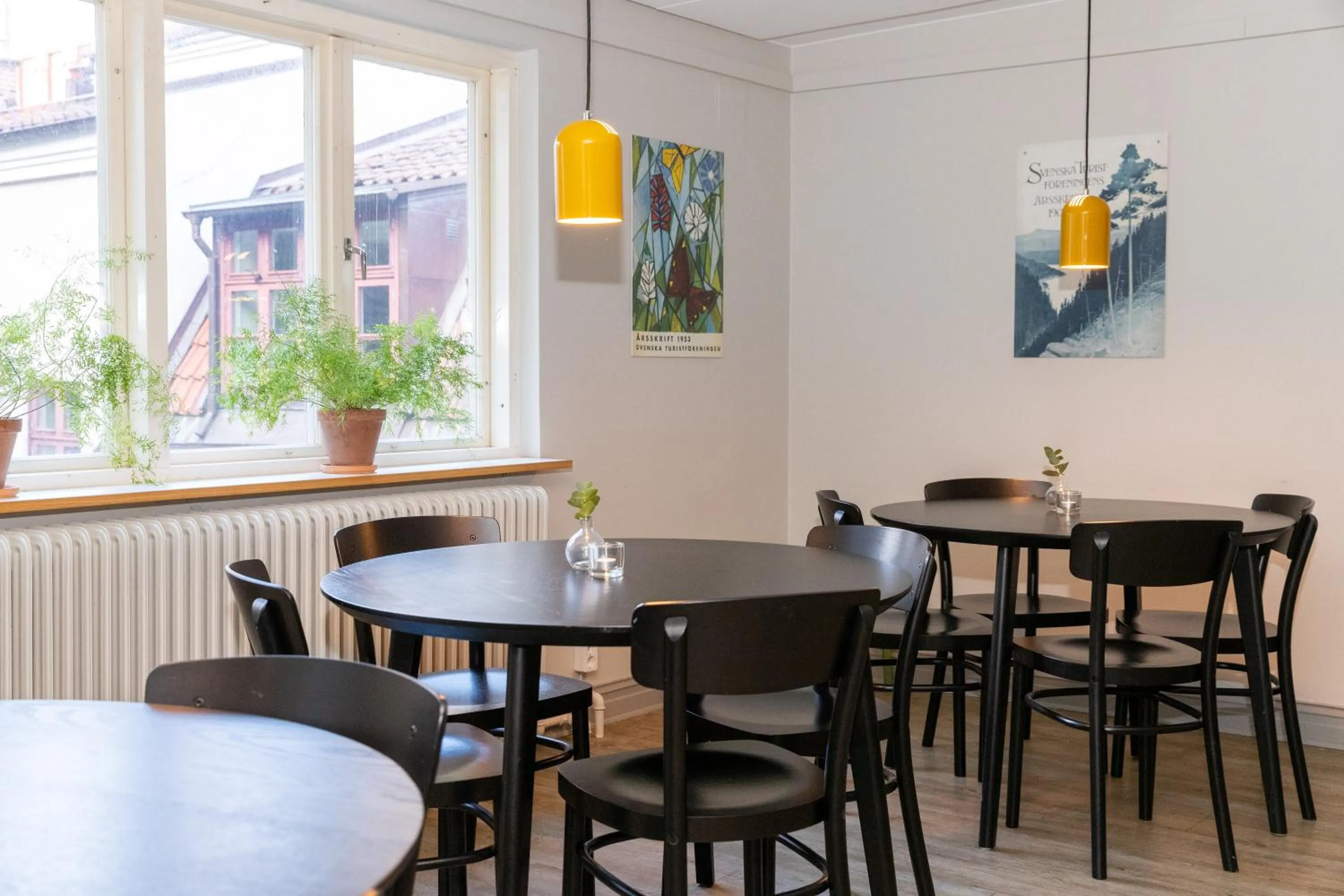 Communal lounge/ TV room in STF Hostel Stigbergsliden