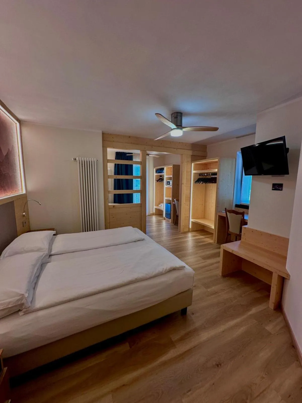 Bedroom, Bed in Hotel Denny