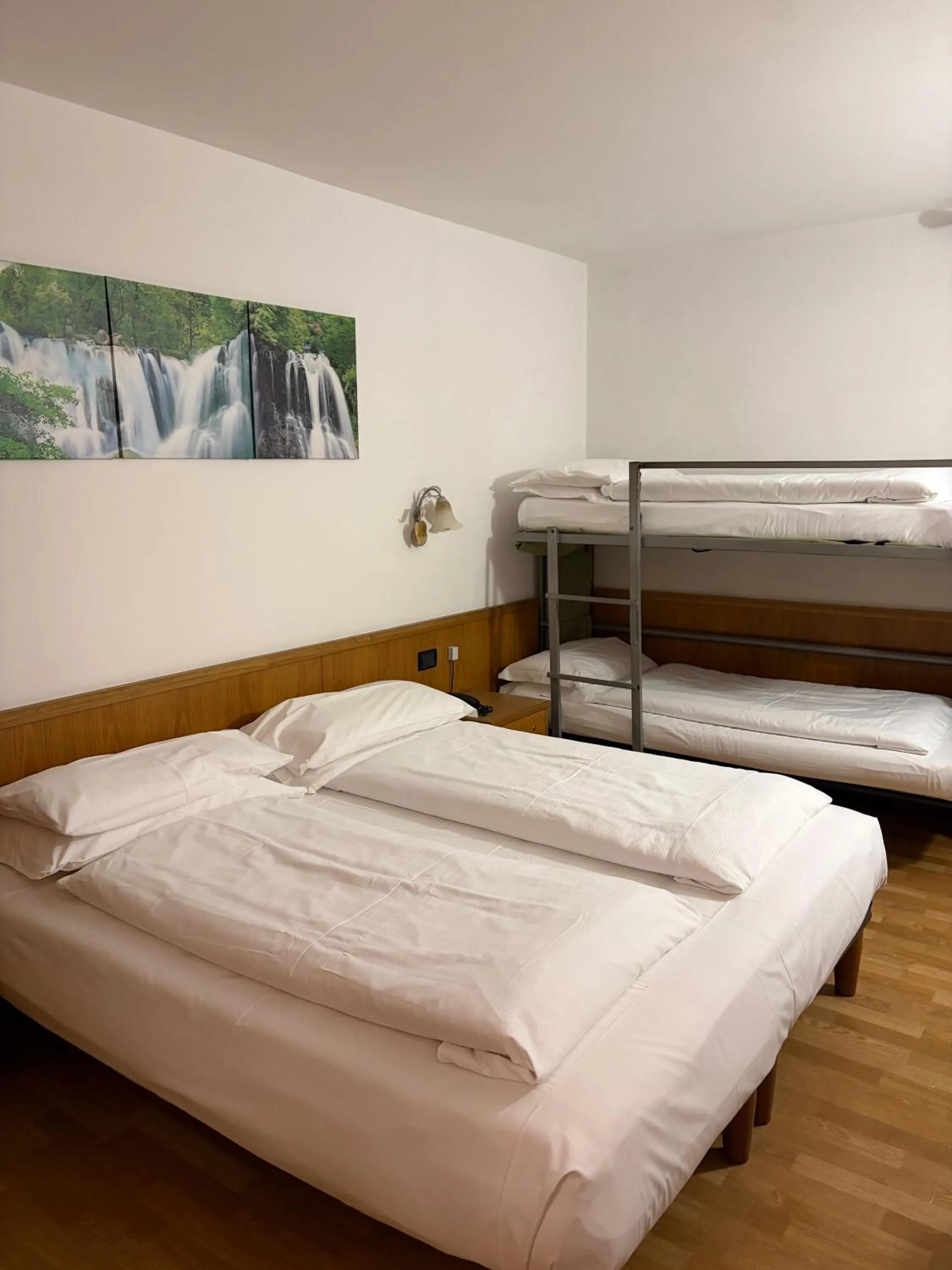 bunk bed, Bed in Hotel Denny