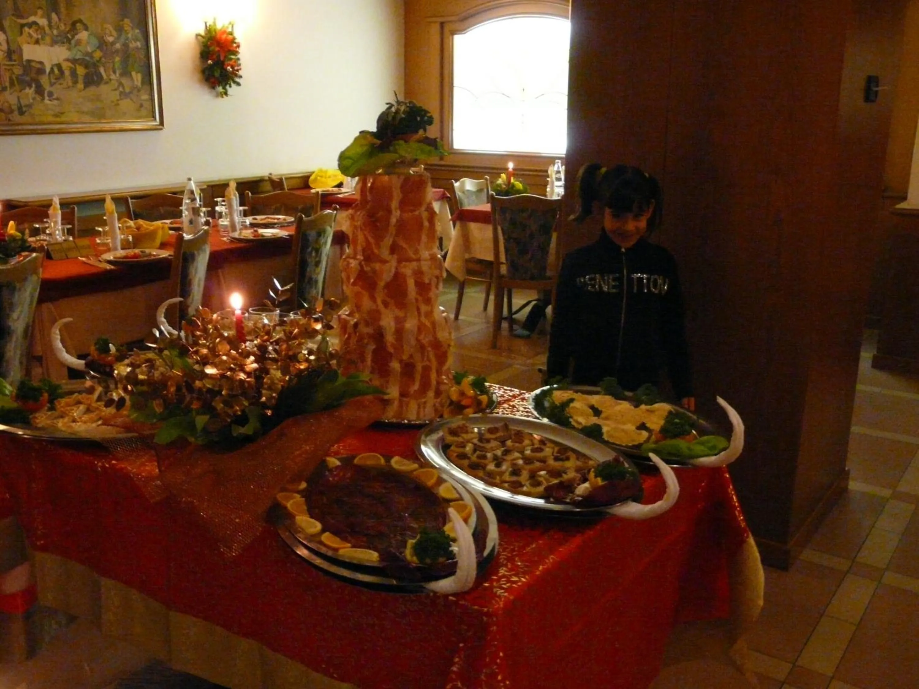 Restaurant/places to eat in Hotel Denny