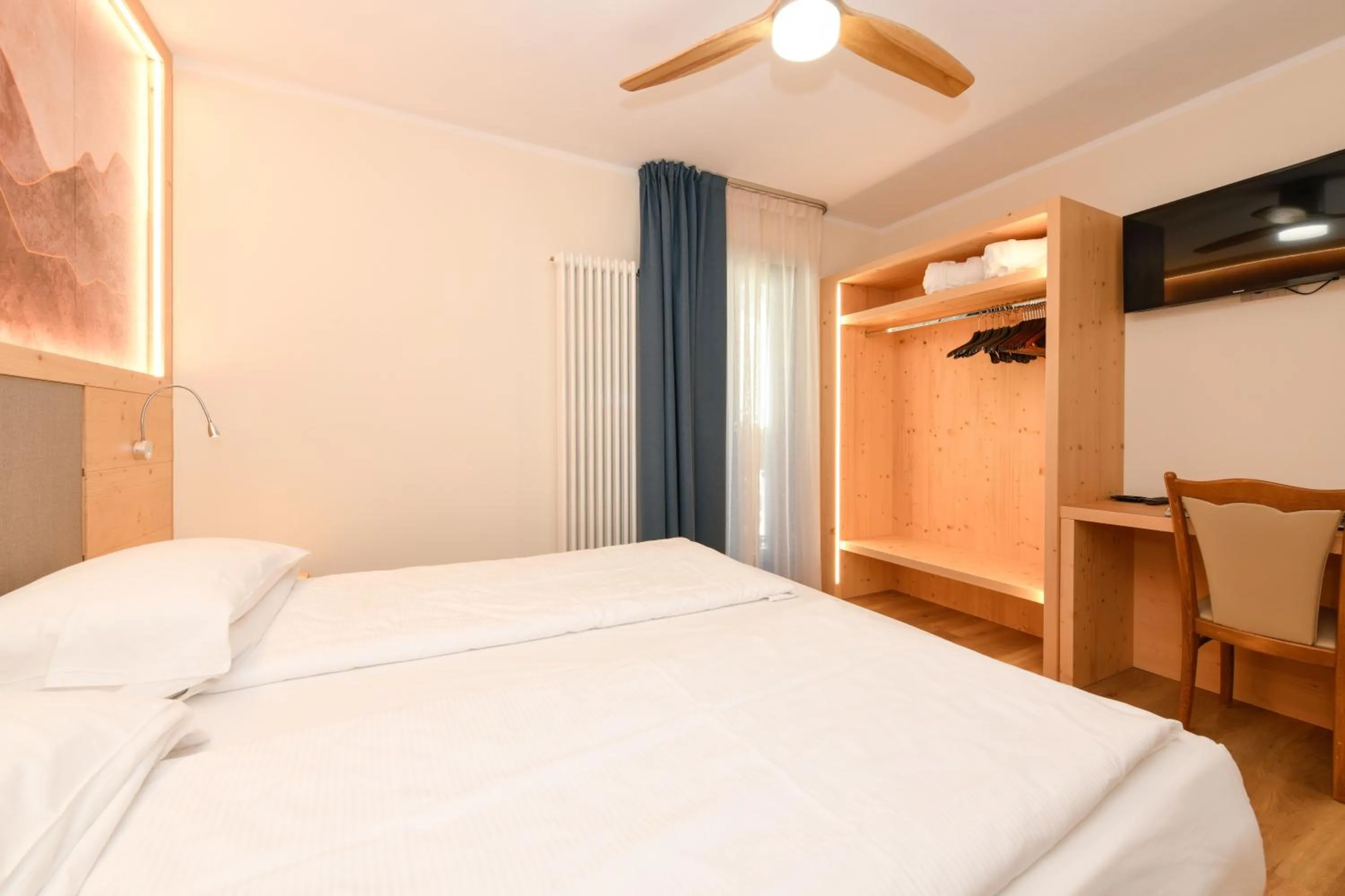 Bedroom, Bed in Hotel Denny