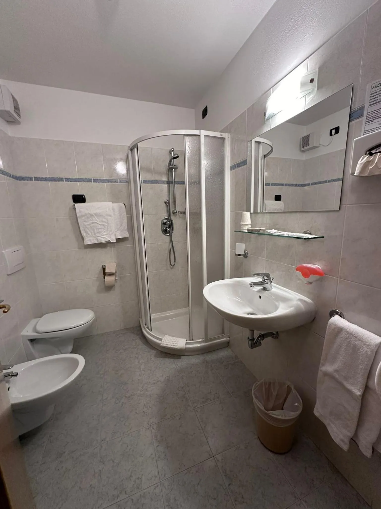 Bathroom in Hotel Denny