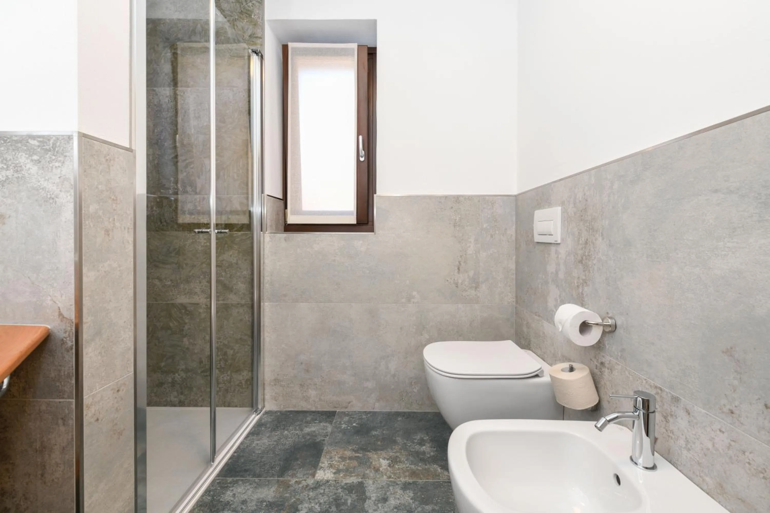 Shower in Hotel Denny