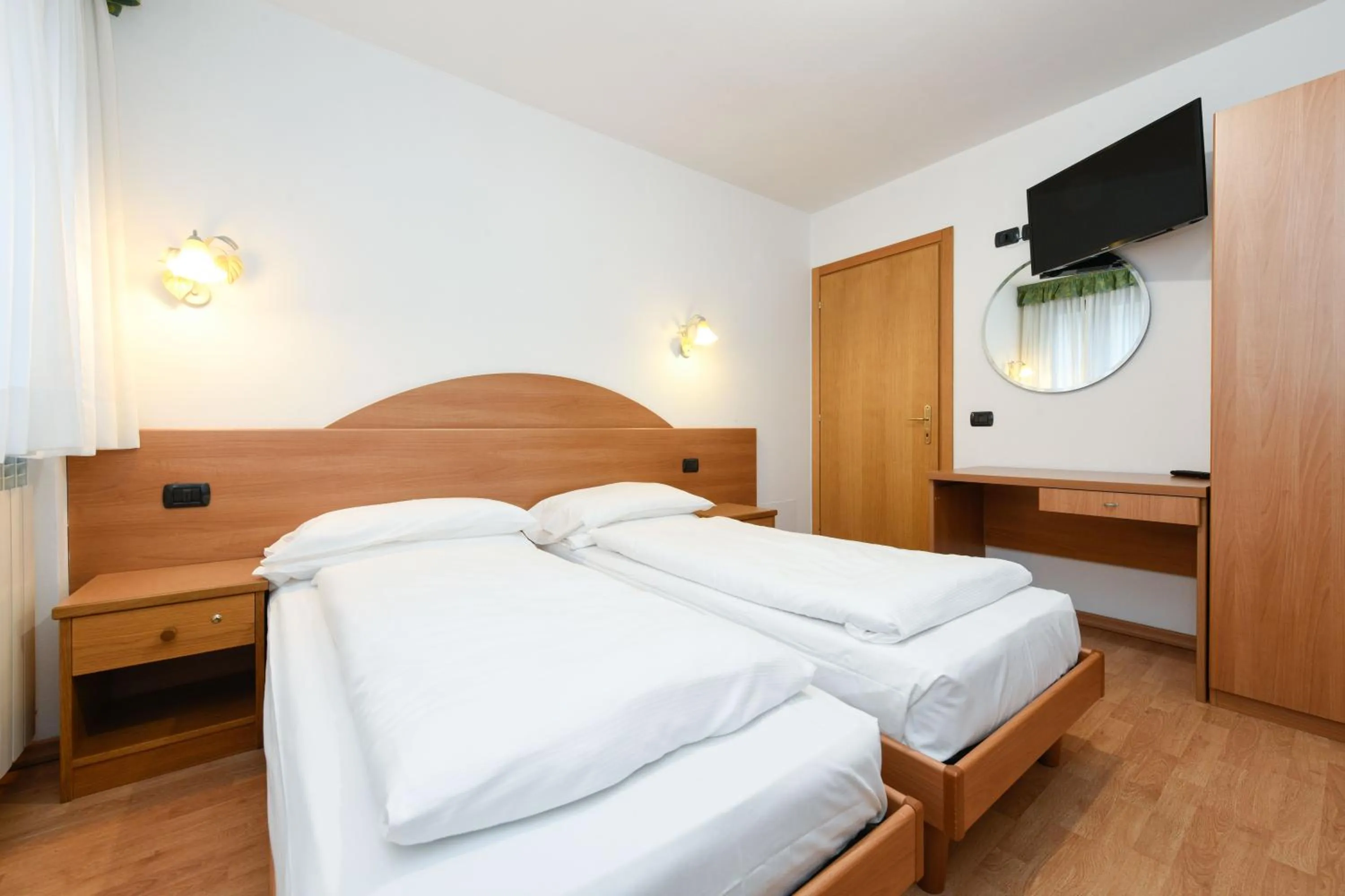 Bedroom, Bed in Hotel Denny