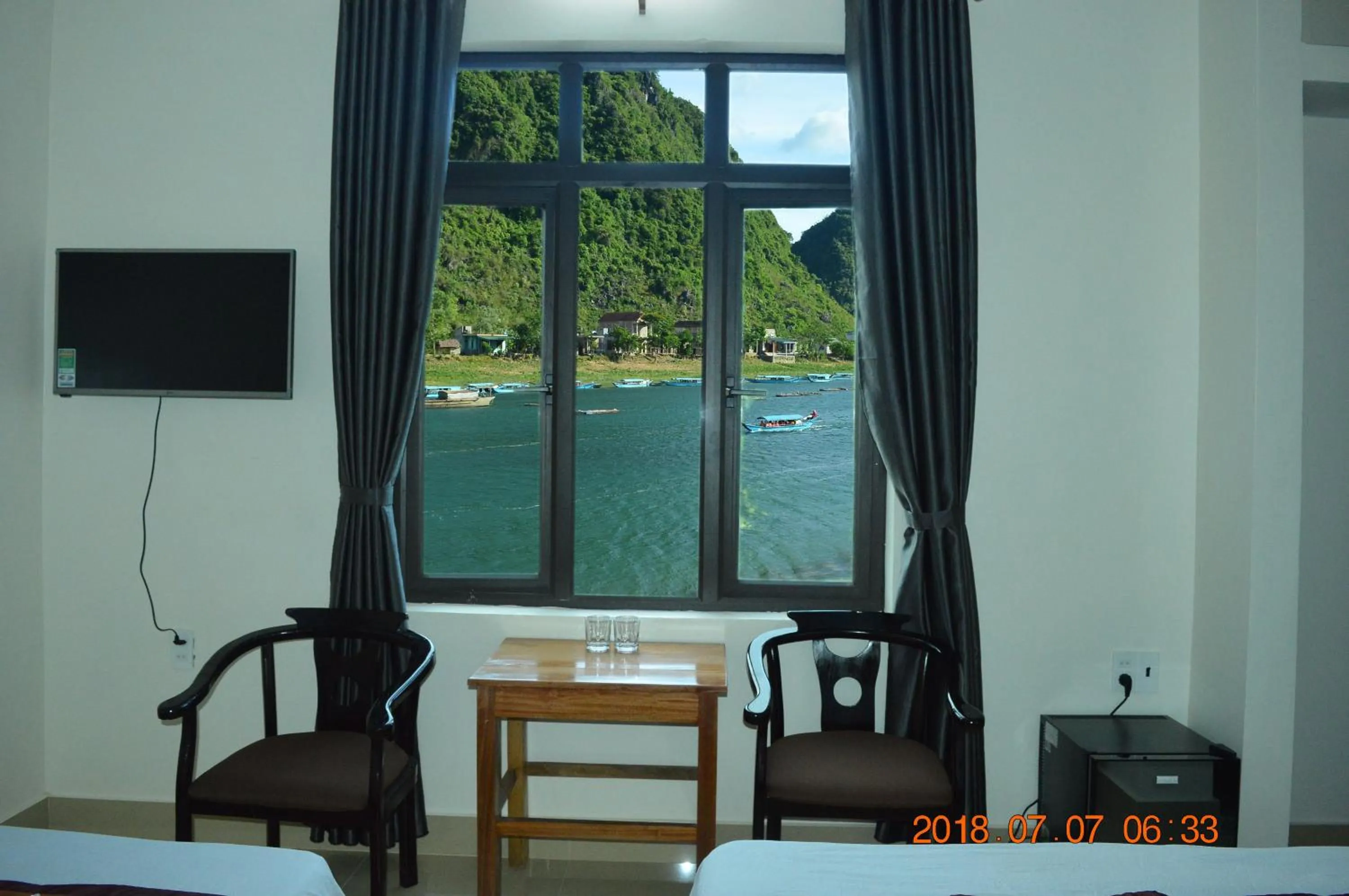 Swimming pool in Son Doong Riverside