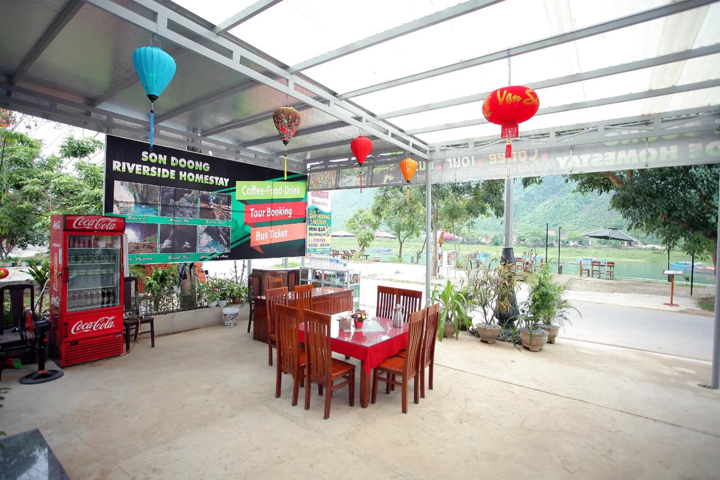 Restaurant/places to eat in Son Doong Riverside