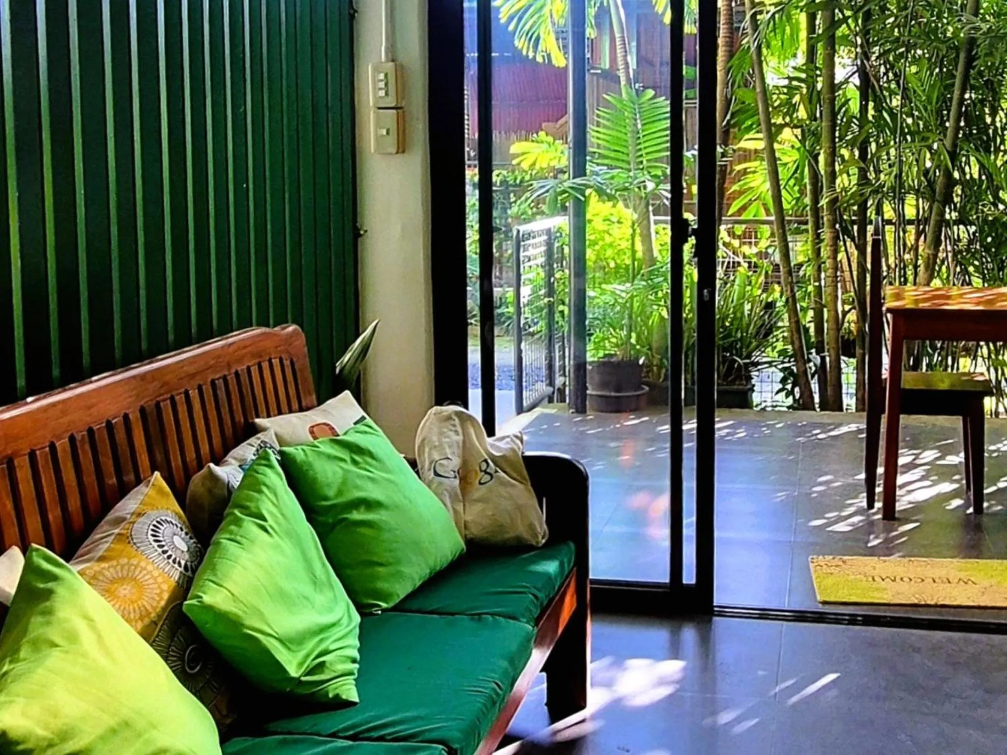 Lobby or reception in Green Turtle Backpackers Guesthouse, Puerto Princesa
