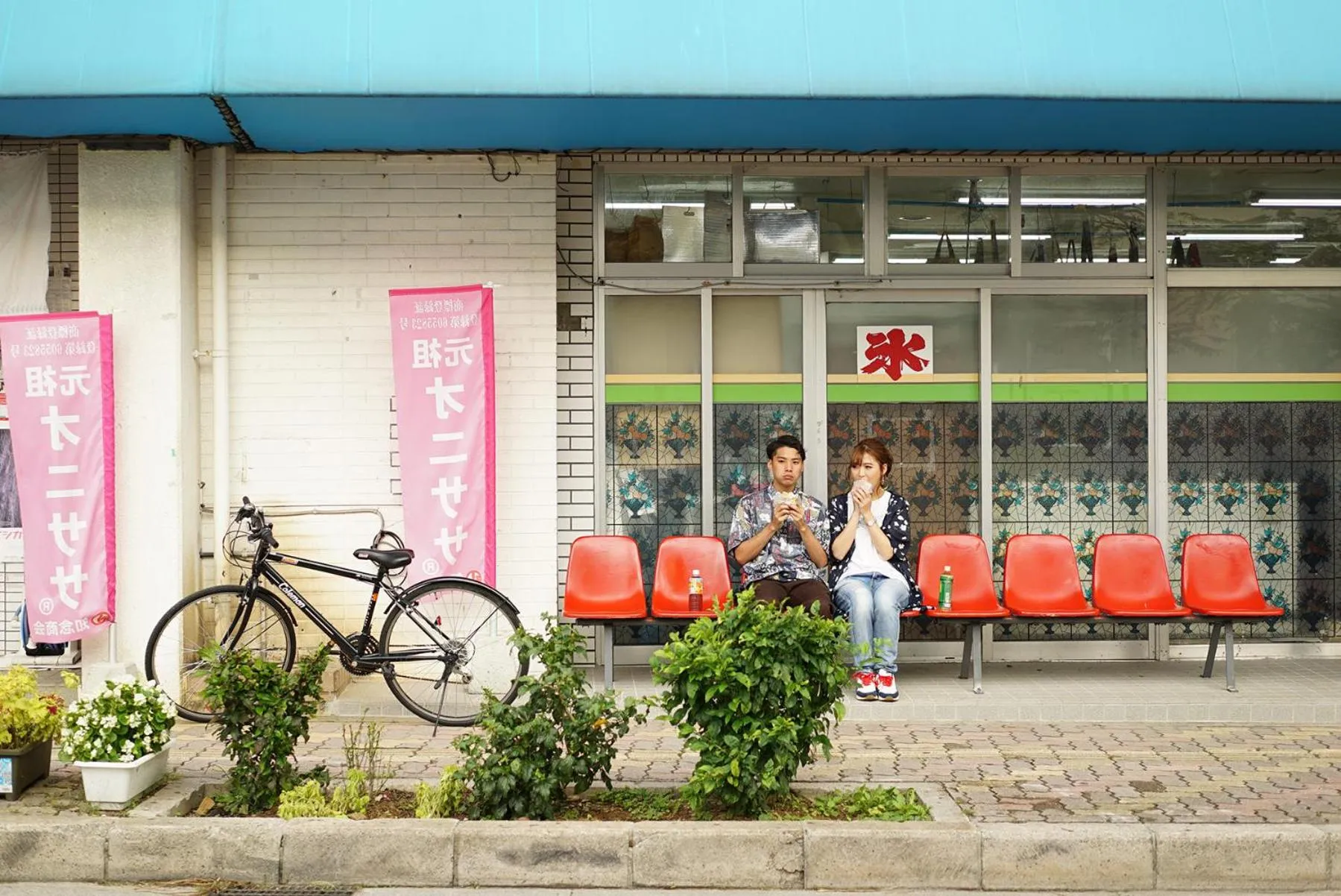 People in The BREAKFAST HOTEL MARCHE Ishigaki Island