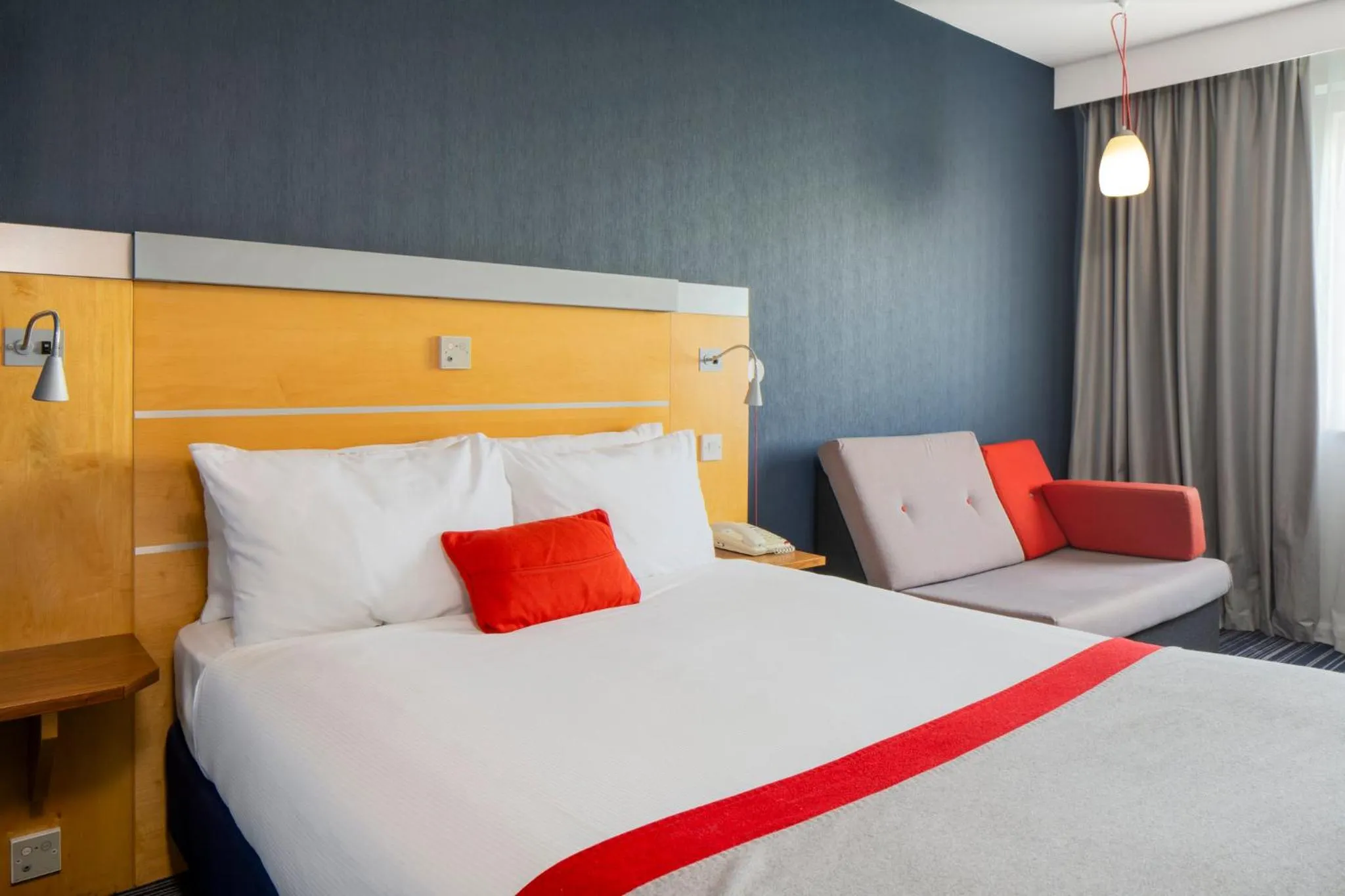 Photo of the whole room, Bed in Holiday Inn Express London - Epsom Downs by IHG